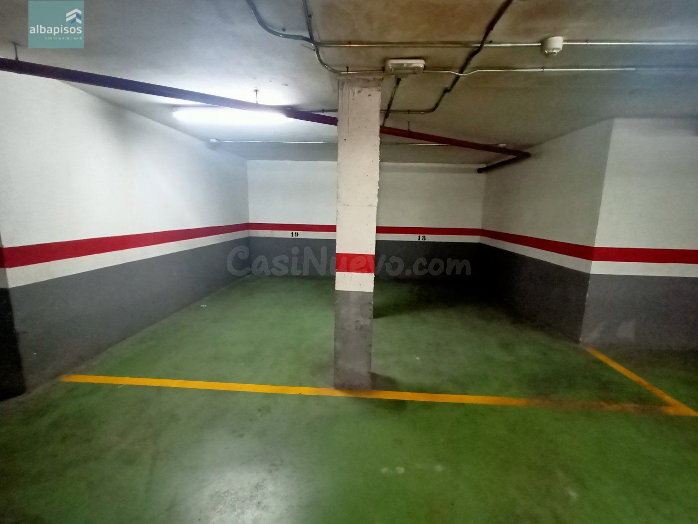 SE VENDEN DOS PLAZAS DE GARAJE DE 12 METROS CUADRADOS JUNTO A LA POLICIA NACIONAL