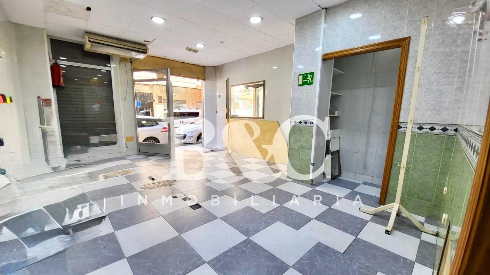LOCAL COMERCIAL JUNTO AL COLEGIO MEDITERRANEO