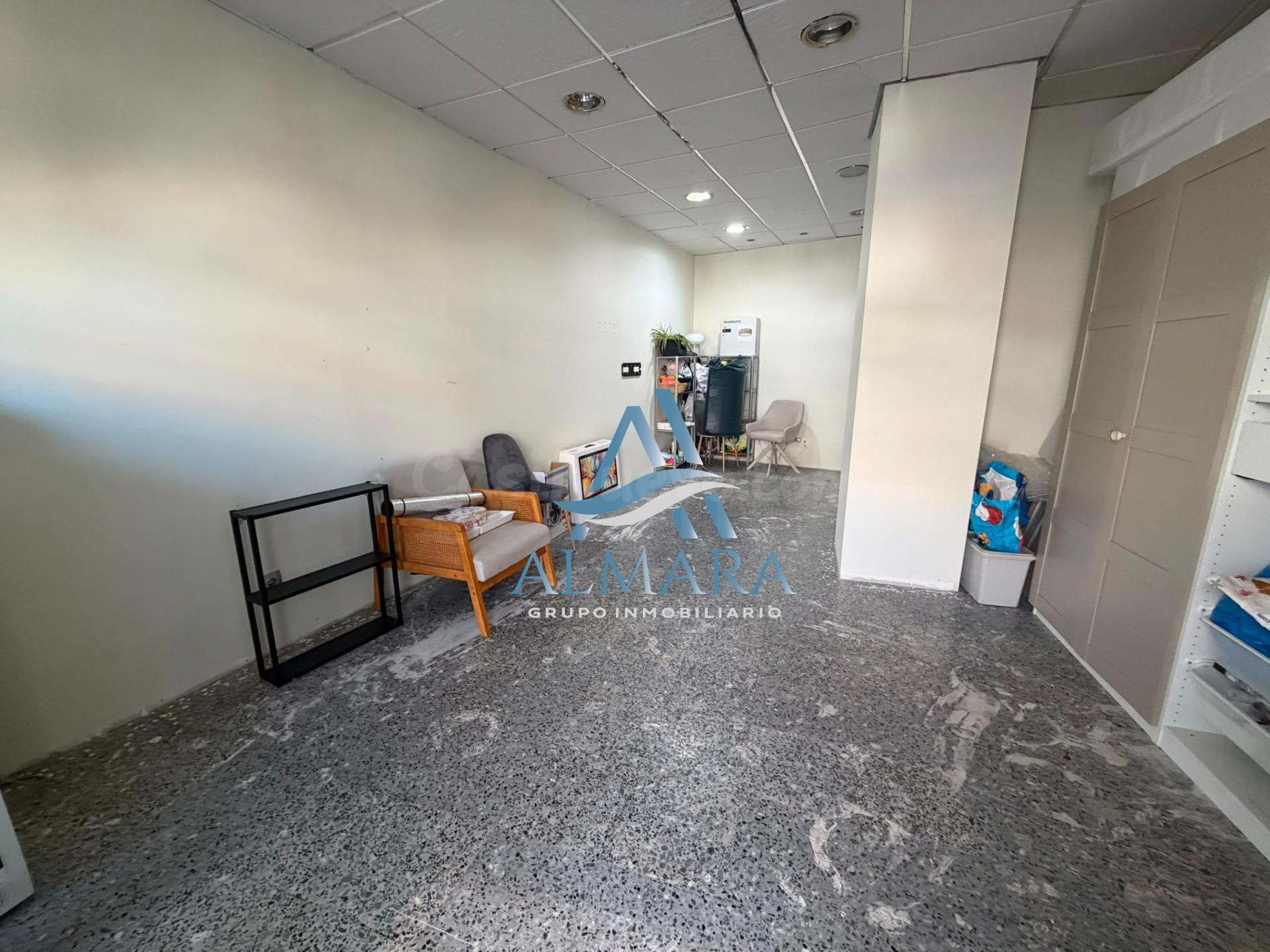 LOCAL COMERCIAL JUNTO A PASEO DE PARRA A 50 METROS DE LA PLAYA DE LAS DELICIAS