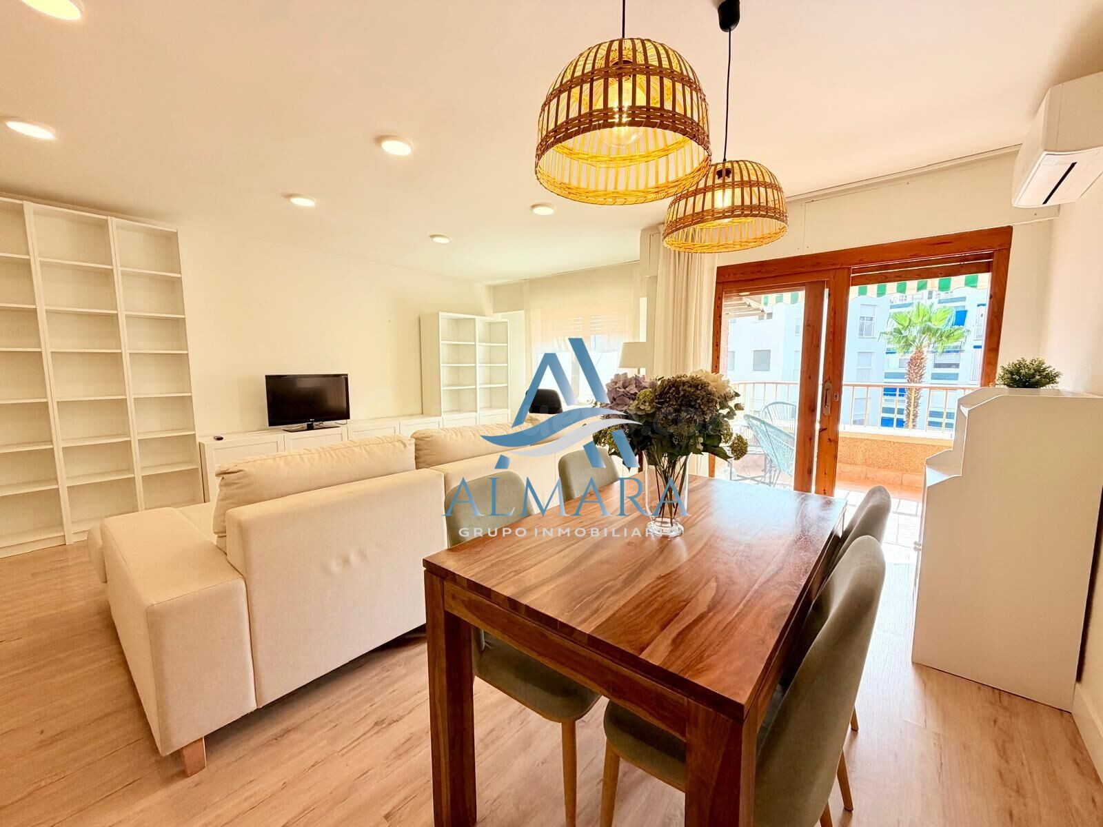 VIVIENDA EN PRIMERA LINEA DE LAS DELICIAS CON GARAJE