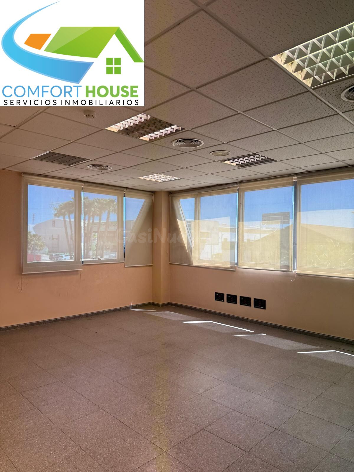 Oficina de 50 m2 muy luminosa en Polígono Cabezo Beaza con control de acceso