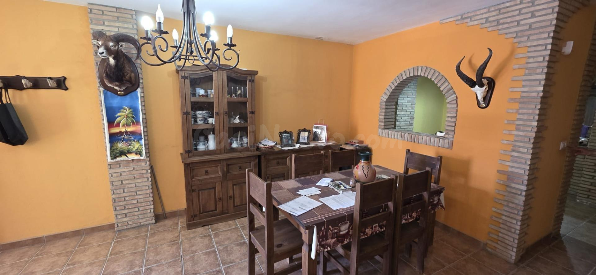 CASA PAREADA EN CALLE ANTONIO MACHADO - SALADILLO