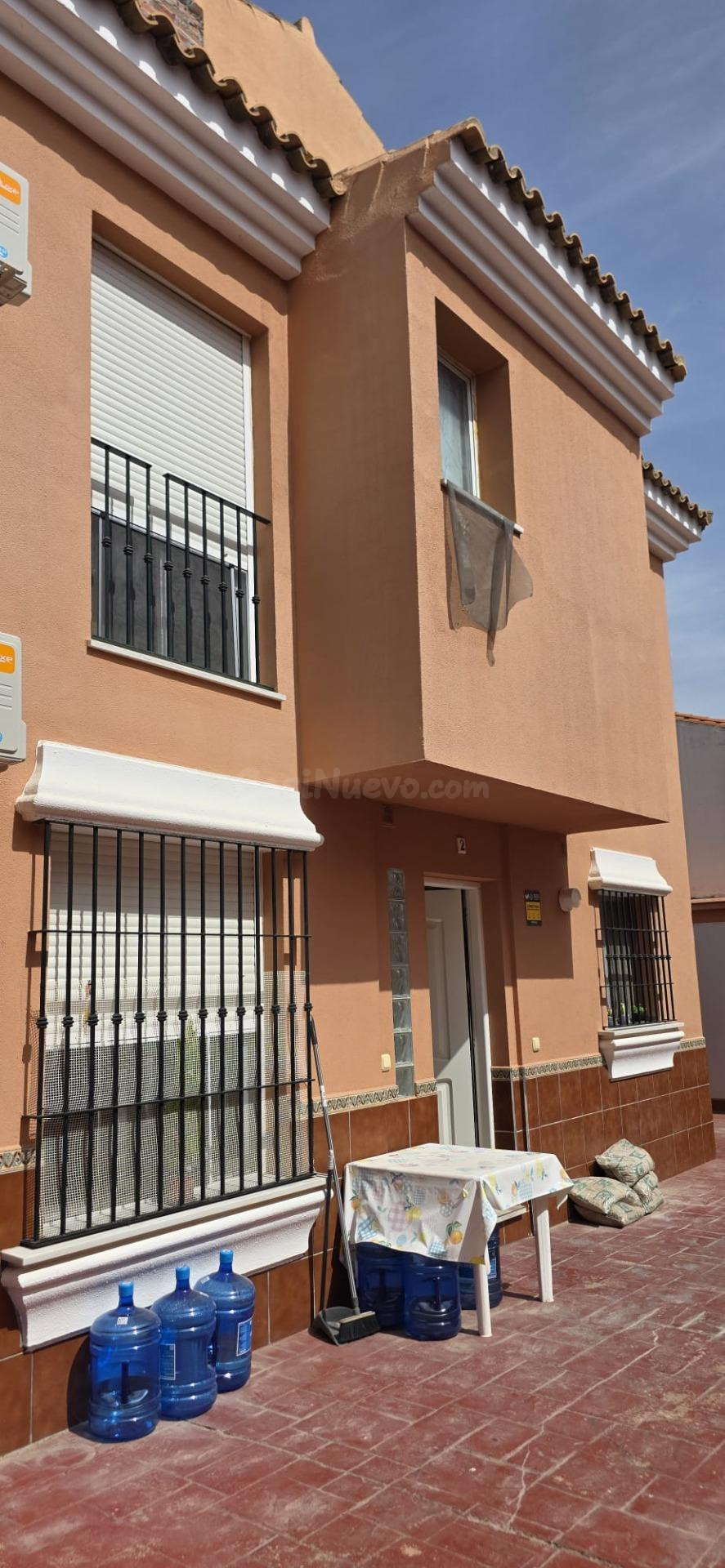 ADOSADO EN LA LINEA 207000