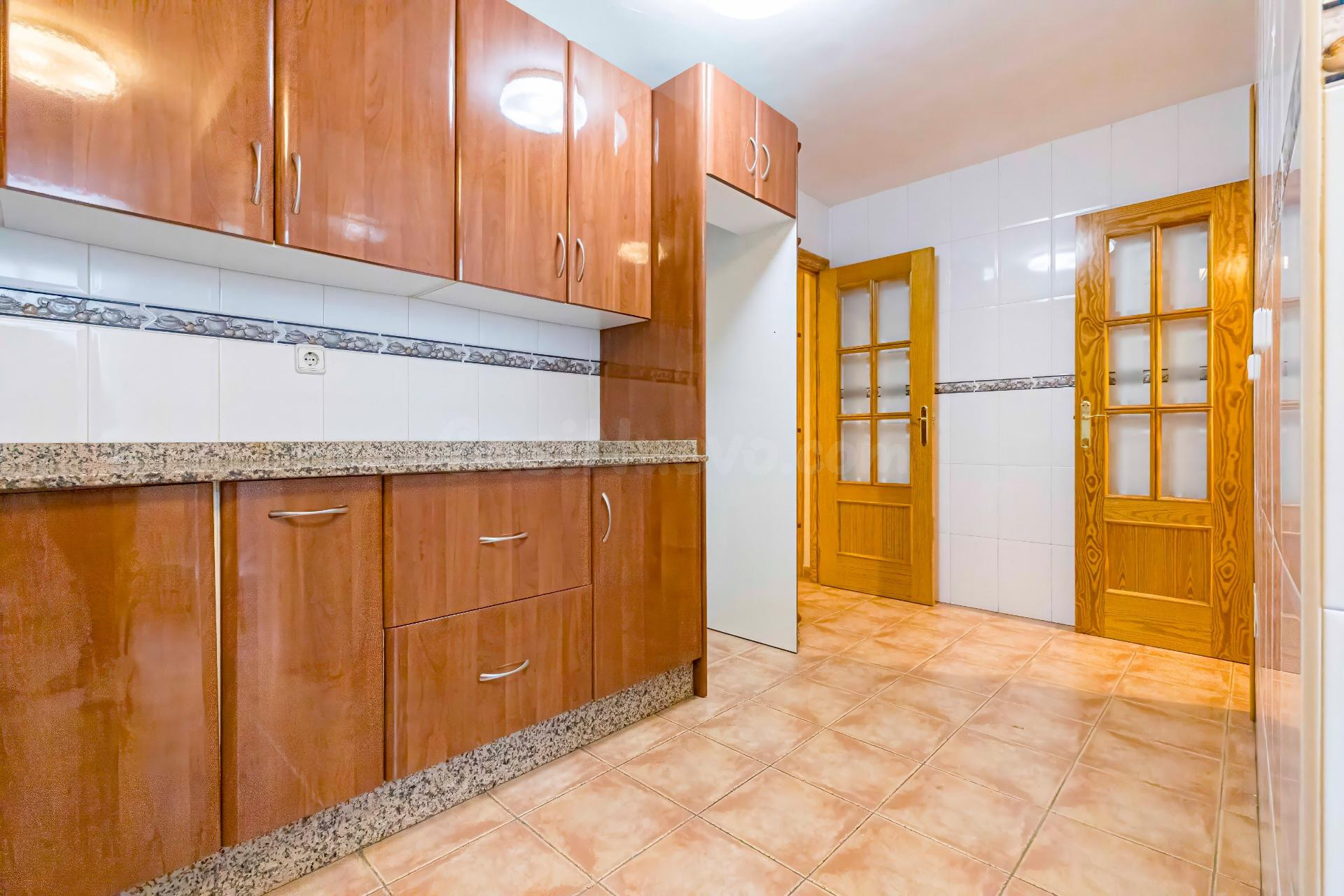 Estupendo piso junto Avenida Miguel Angel Blanco