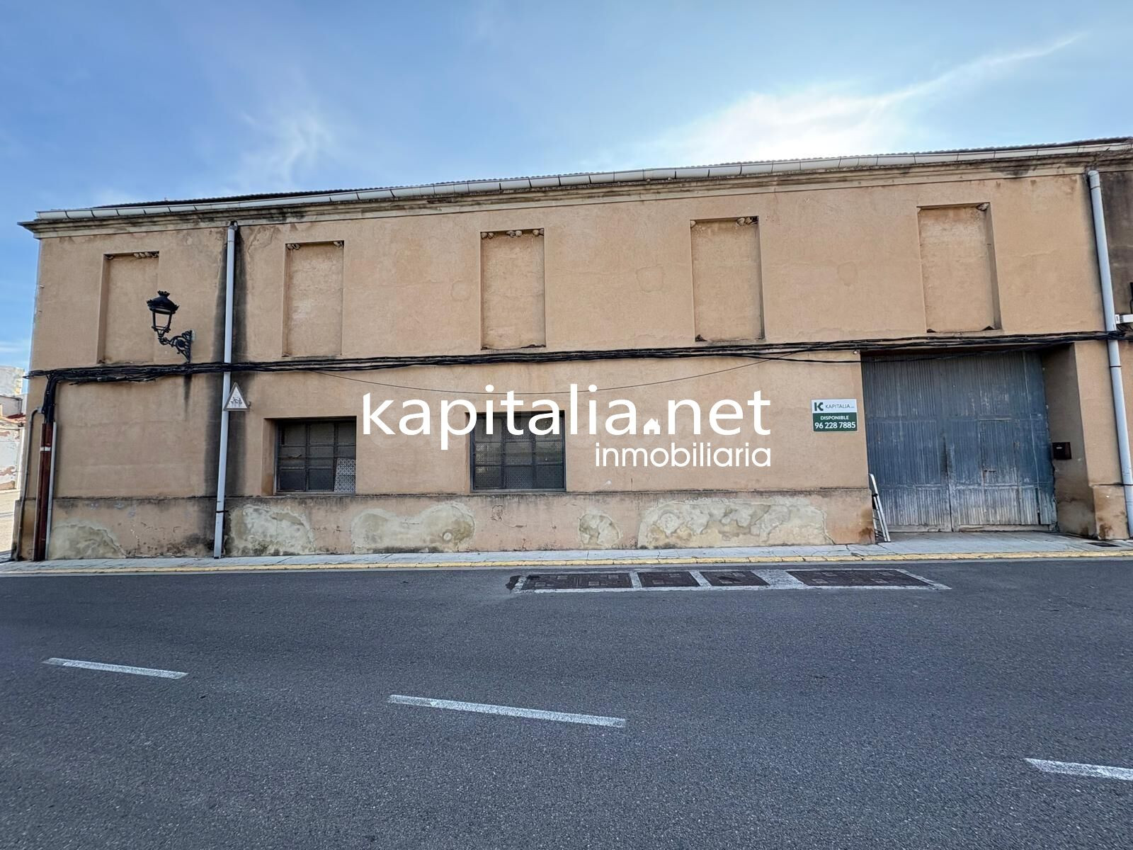 LOCAL COMERCIAL Y RESIDENCIAL A LA VENTA A LA ENTRADA DE ENGUERA
