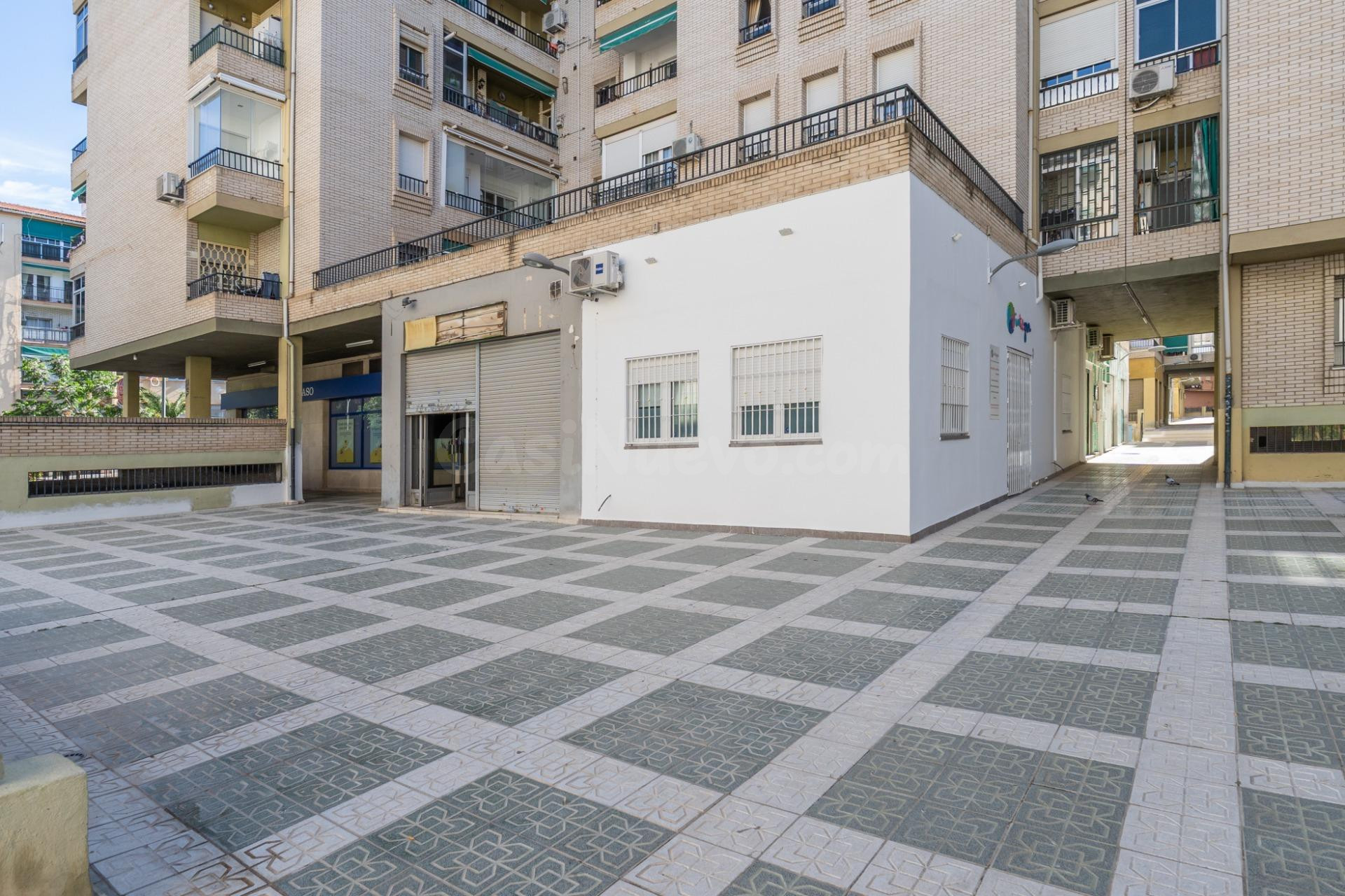Gran Oportunidad: Local para cafetería junto al Centro Cívico de La Chana