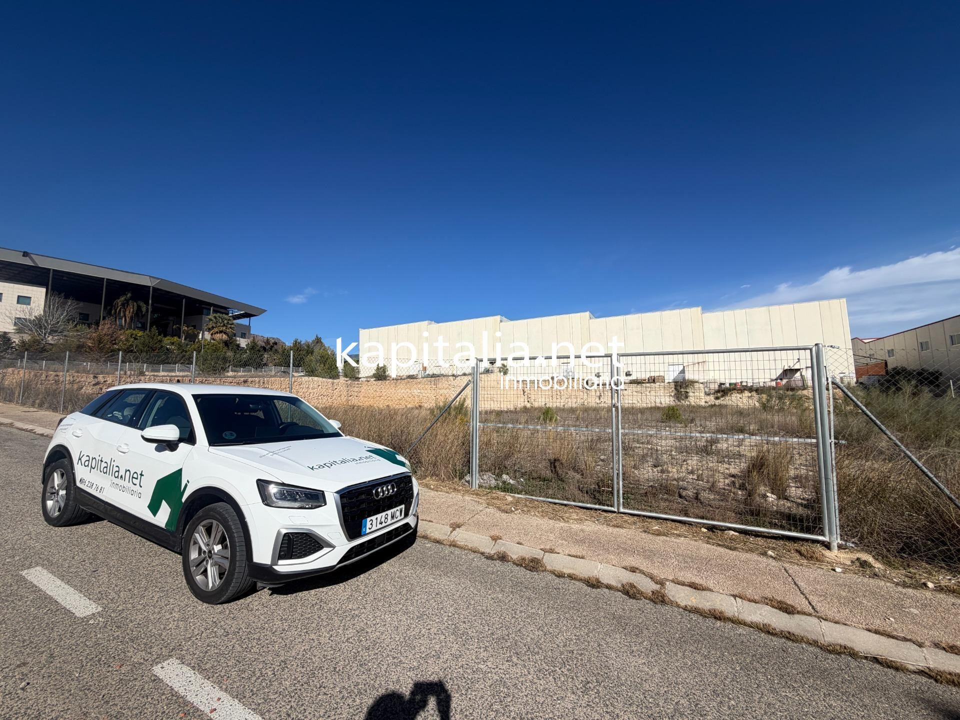 TERRENO INDUSTRIAL EN POLIGONO ALGARS