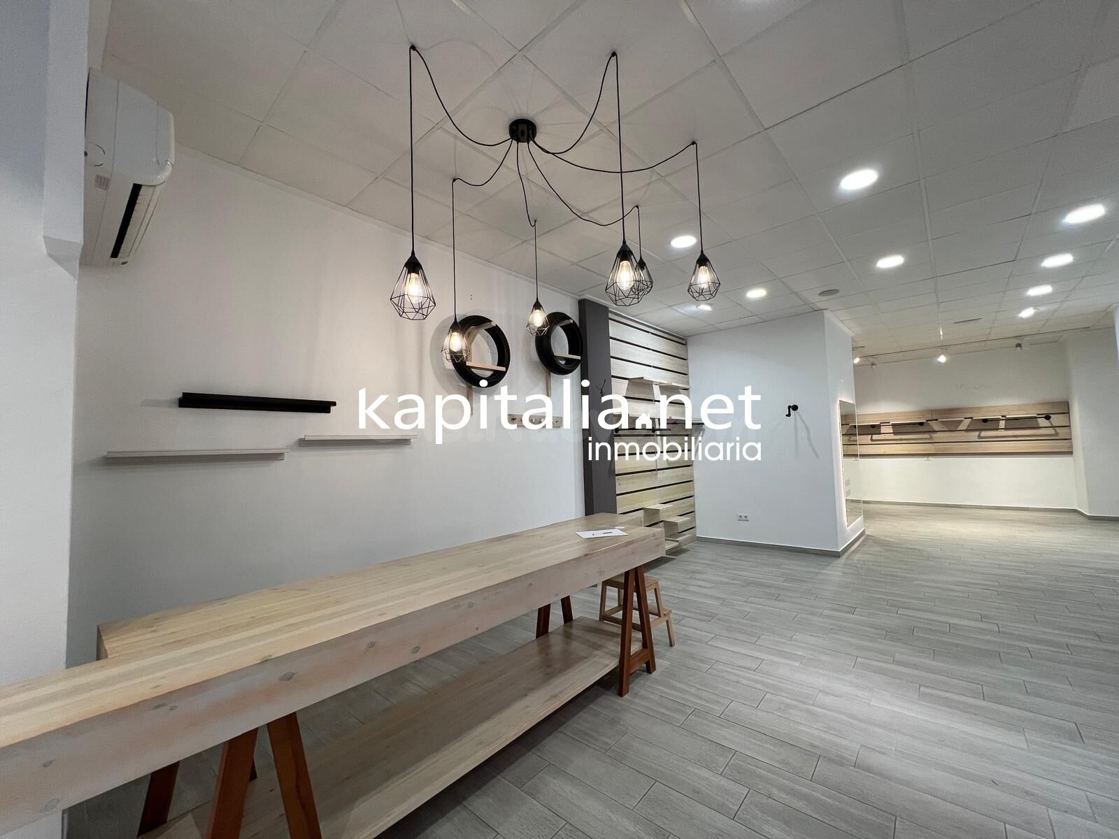 Local comercial en venta y alquiler en Ontinyent.