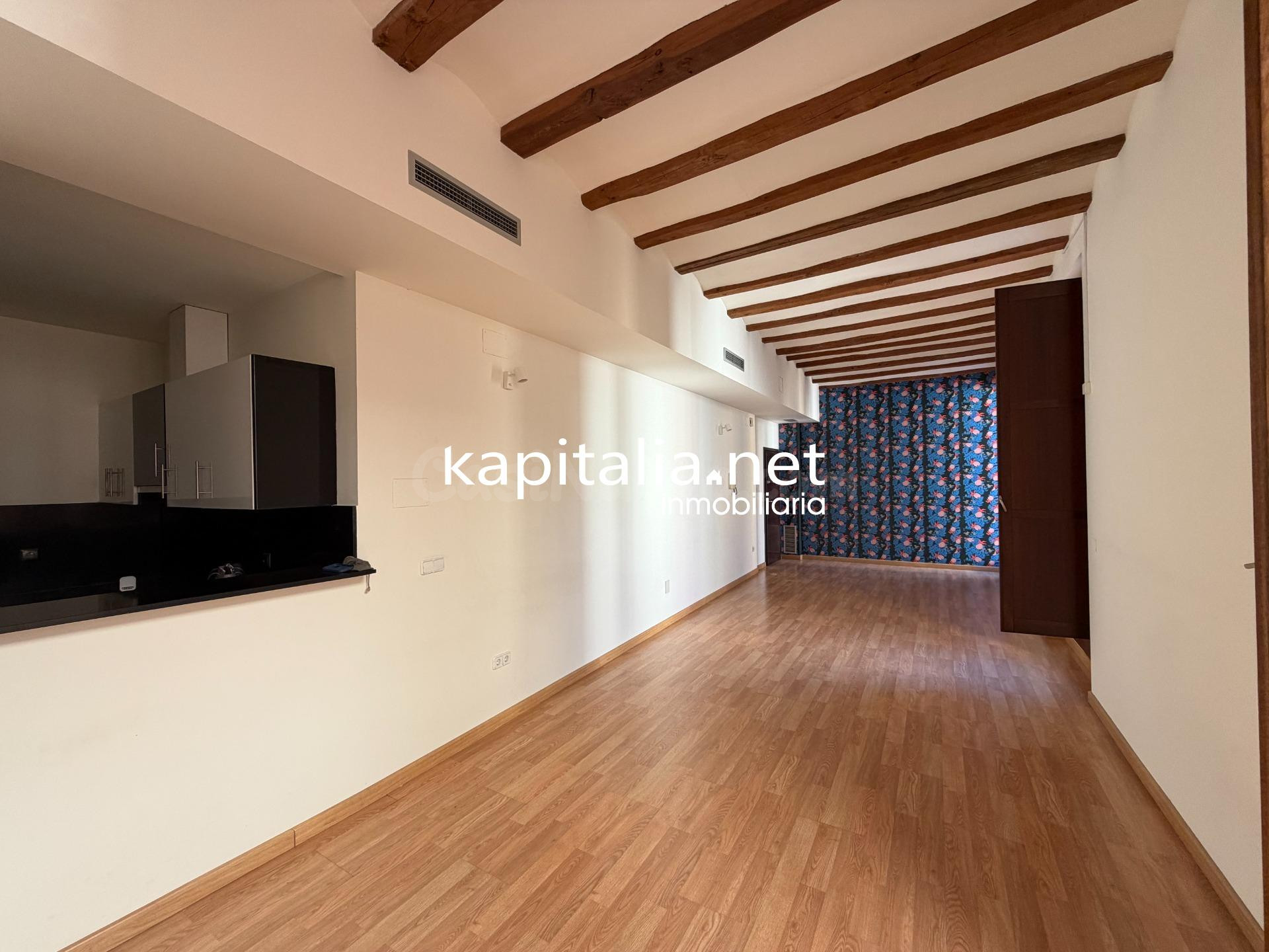 Piso en edificio histórico en perfecto estado - foto 4