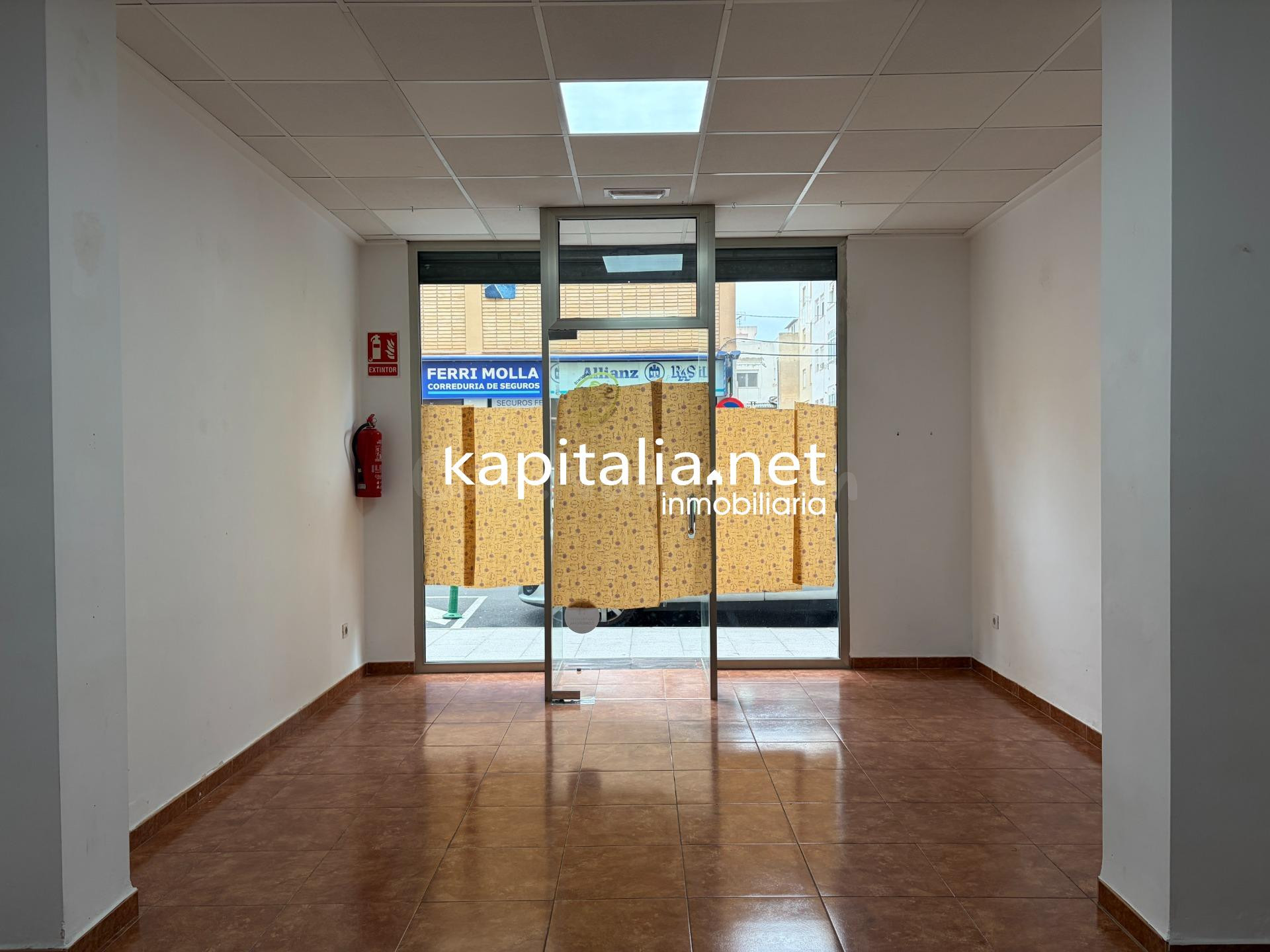LOCAL EN EXCLUSIVA EN KAPITALIA EN PLENO CENTRO DE ONTINYENT.