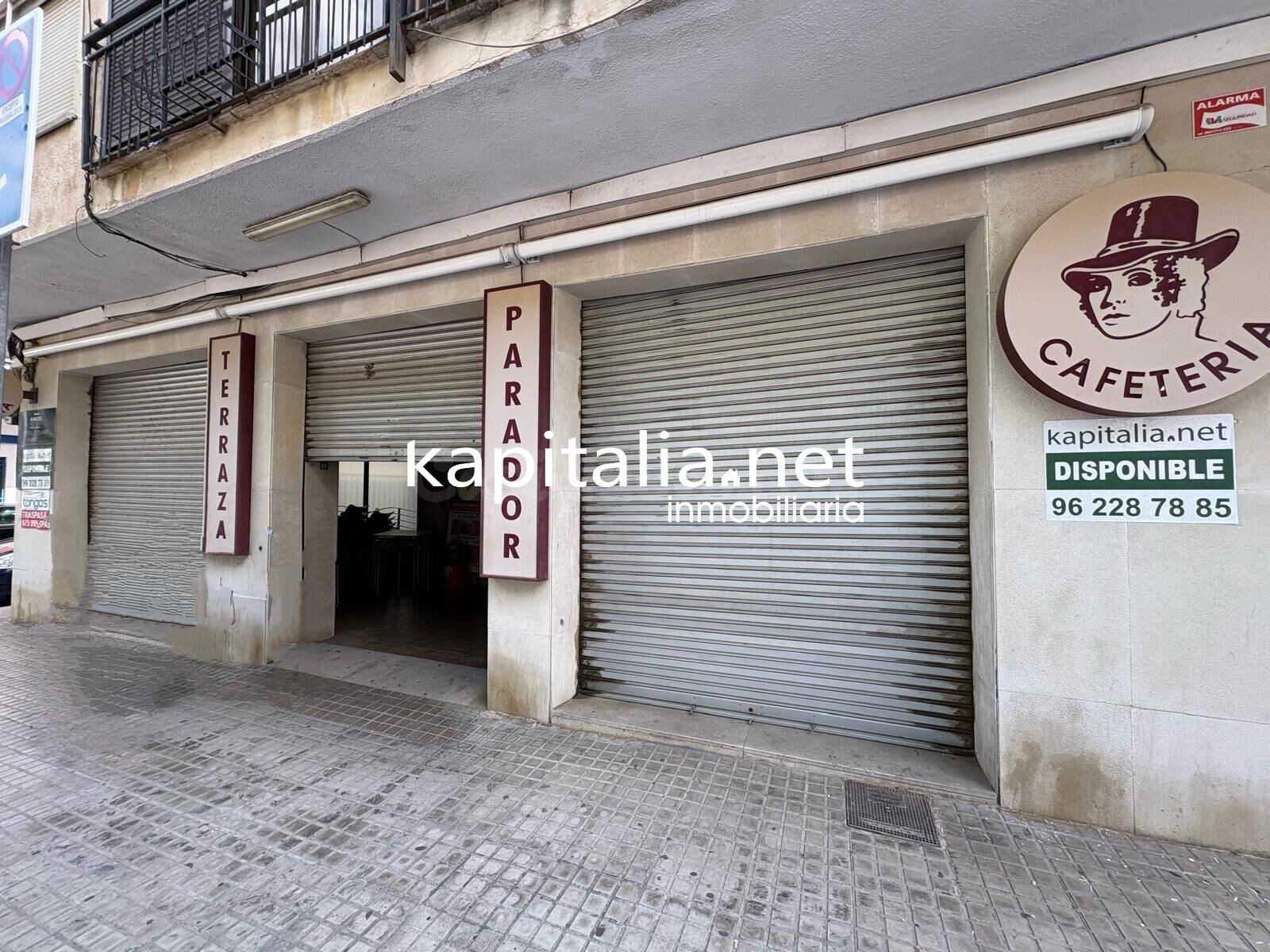 SE TRASPASA BAR- RESTAURANTE TOTALMENTE EQUIPADO LISTO PARA EMPEZAR HOY MISMO EN LA ENTRADA DE XATIVA