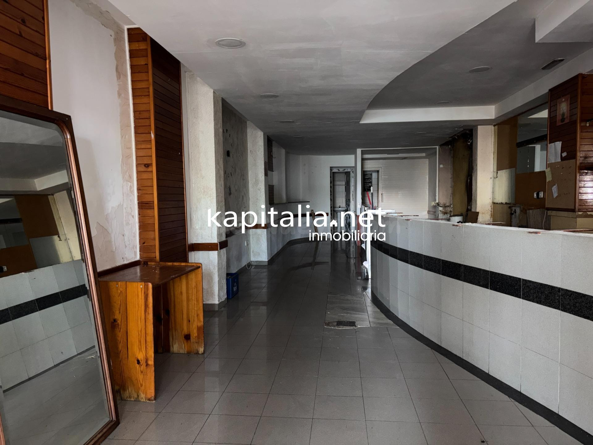 LOCAL EN VENTA EN PLENA AVENIDA DE XÀTIVA