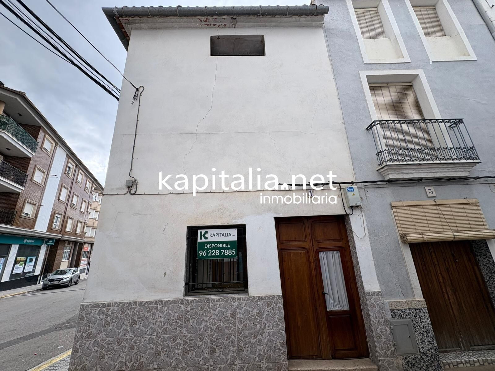 CASA PARA REFORMAR A LA VENTA EN EL CENTRO DE MOIXENT