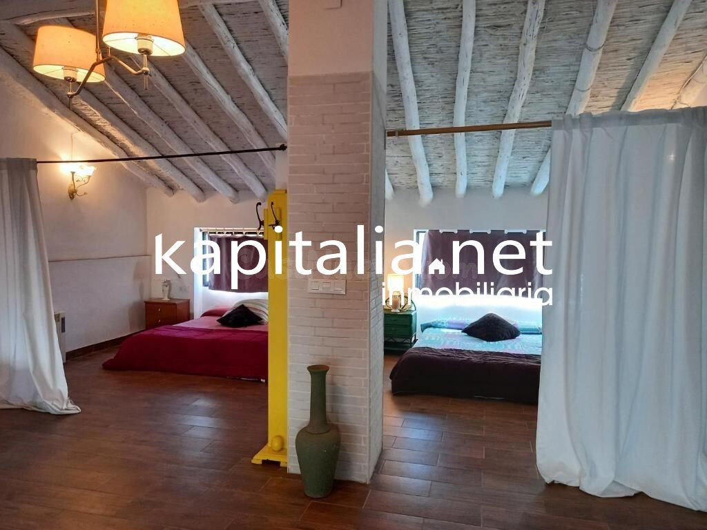 Alquiler de casa amplia en Navarrés ideal para empresas – Gran capacidad y totalmente equipada