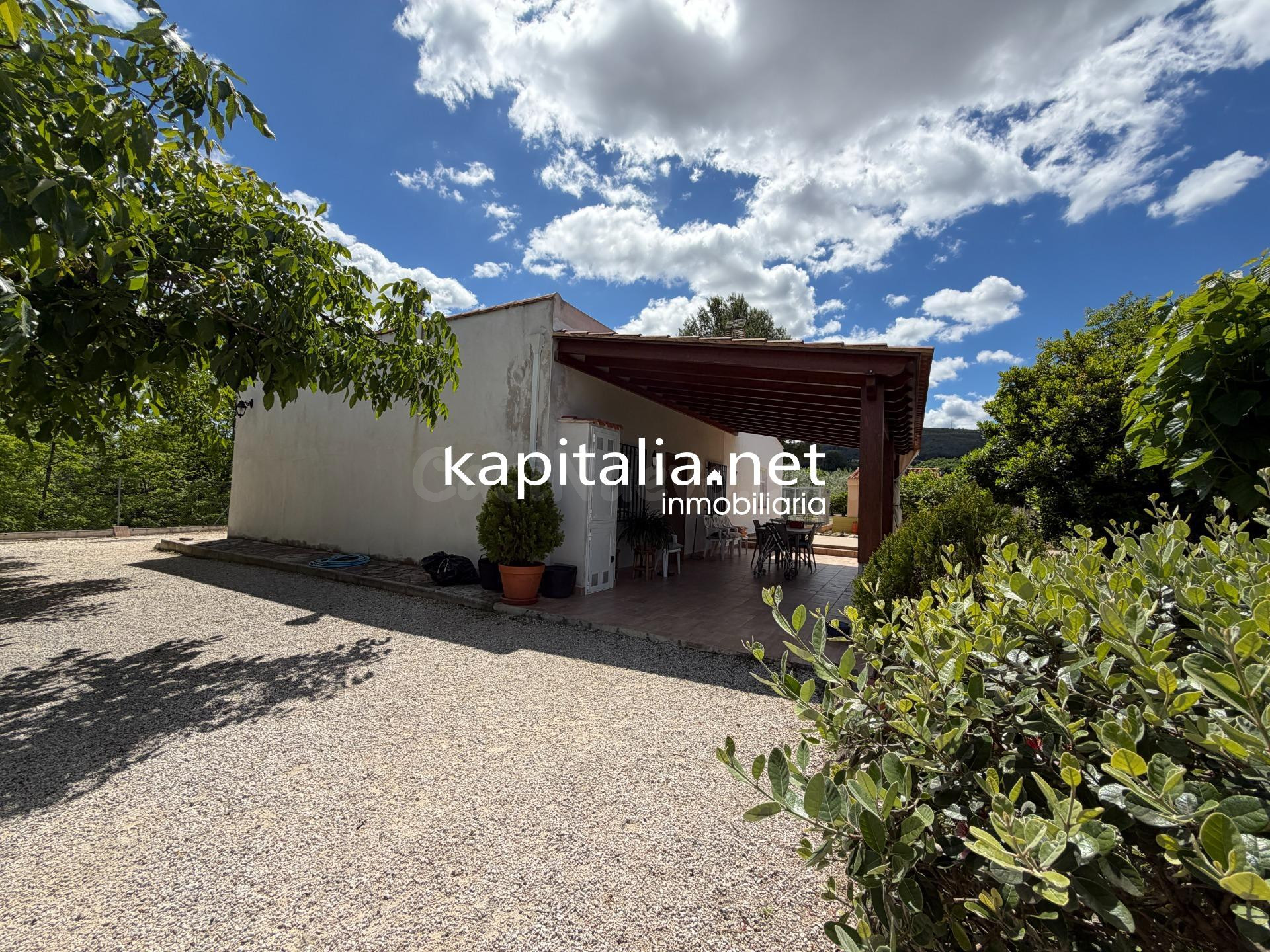 CHALET VENTA EN EXCLUSIVA EN KAPITALIA Y MUY CERCA DE LA CIUDAD.