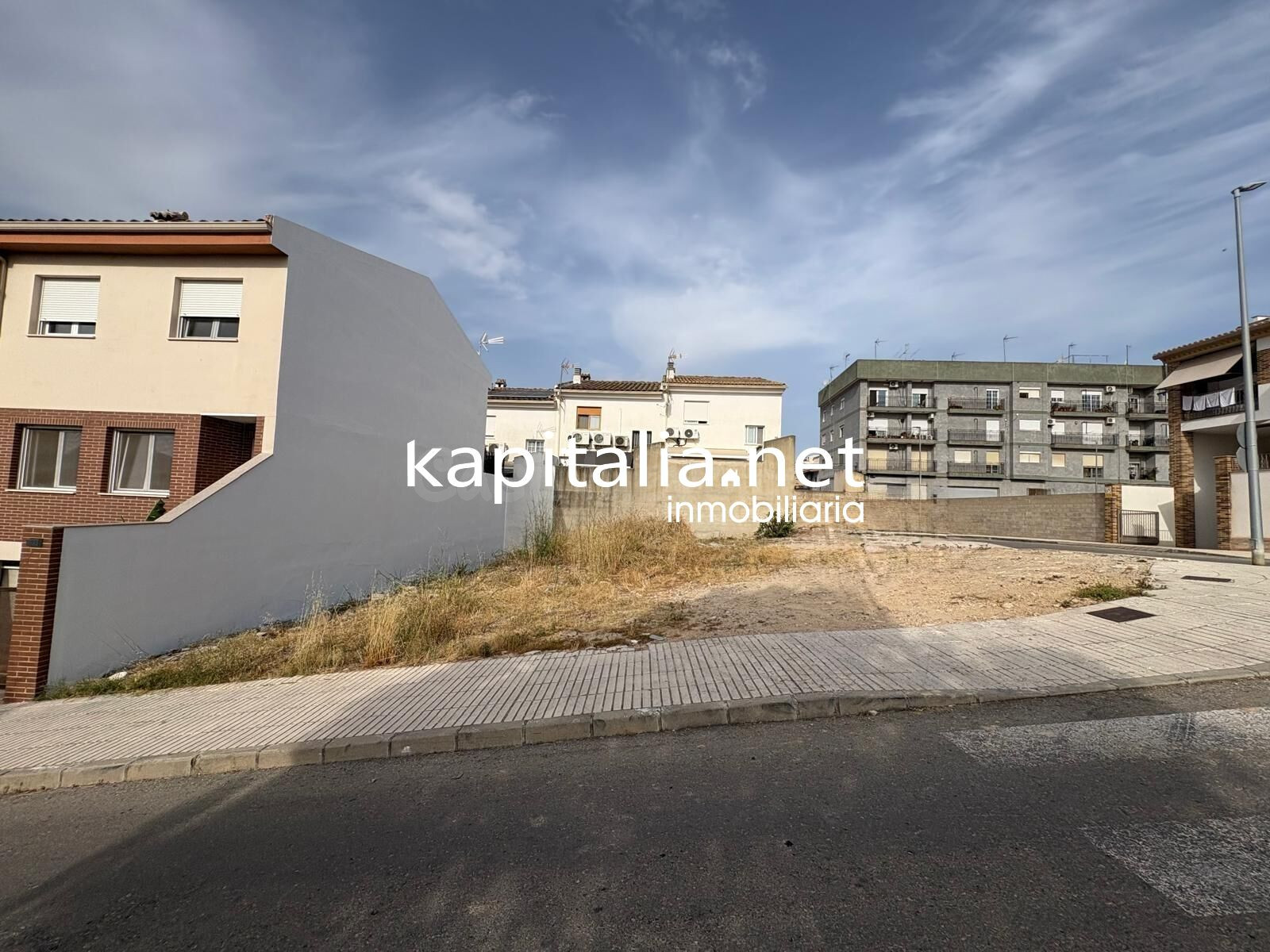 SOLAR URBANO RESIDENCIAL A LA VENTA EN LA LLOSA DE RANES