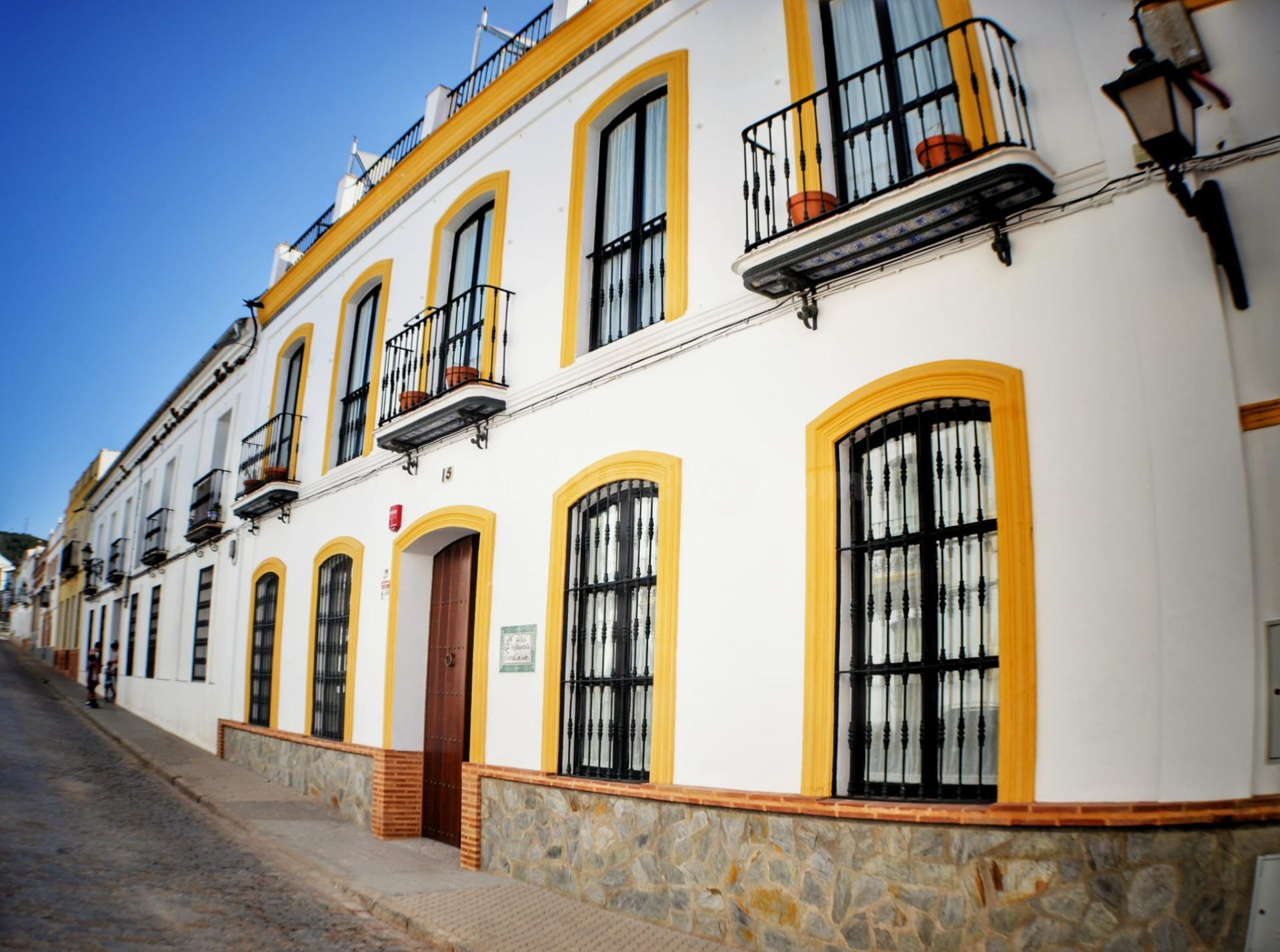 HOTEL BOUTIQUE OPERATIVO EN VENTA – SIERRA NORTE DE SEVILLA