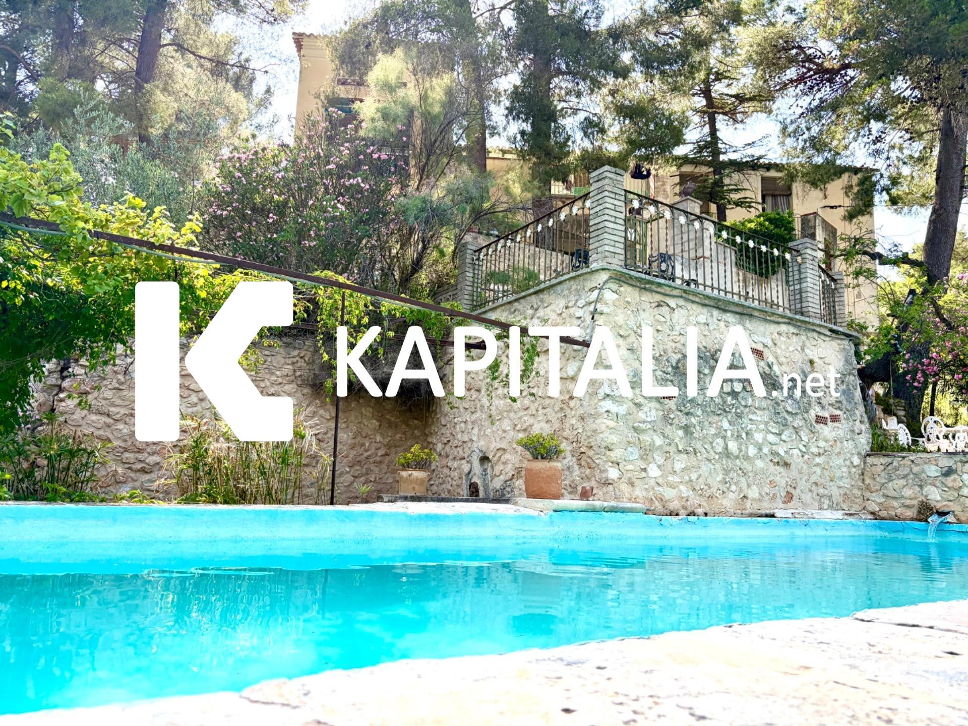 Espectacular Masía en urbanización privada con piscina y 100