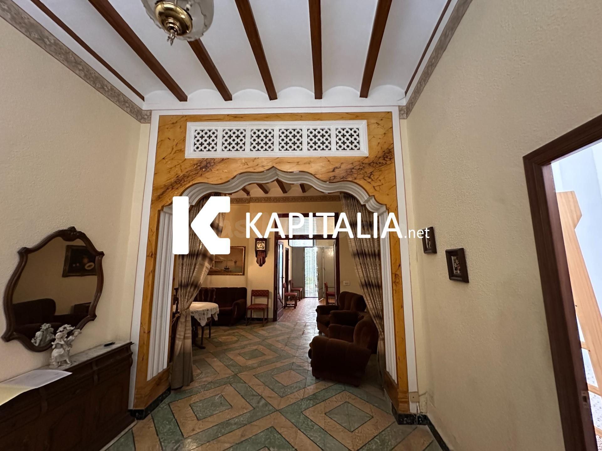 CASA en VENTA en el centro de Llutxent con patio y un enorme - foto 3