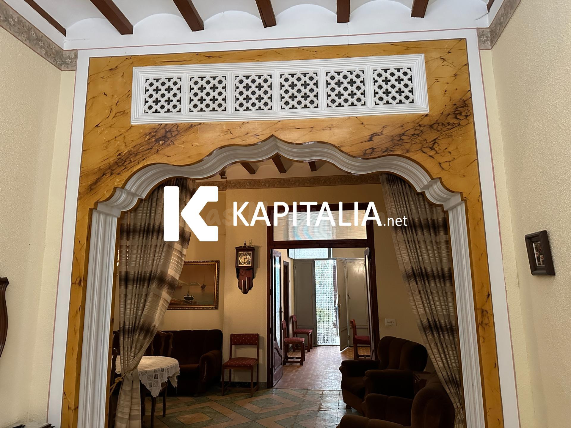 CASA en VENTA en el centro de Llutxent con patio y un enorme - foto 4