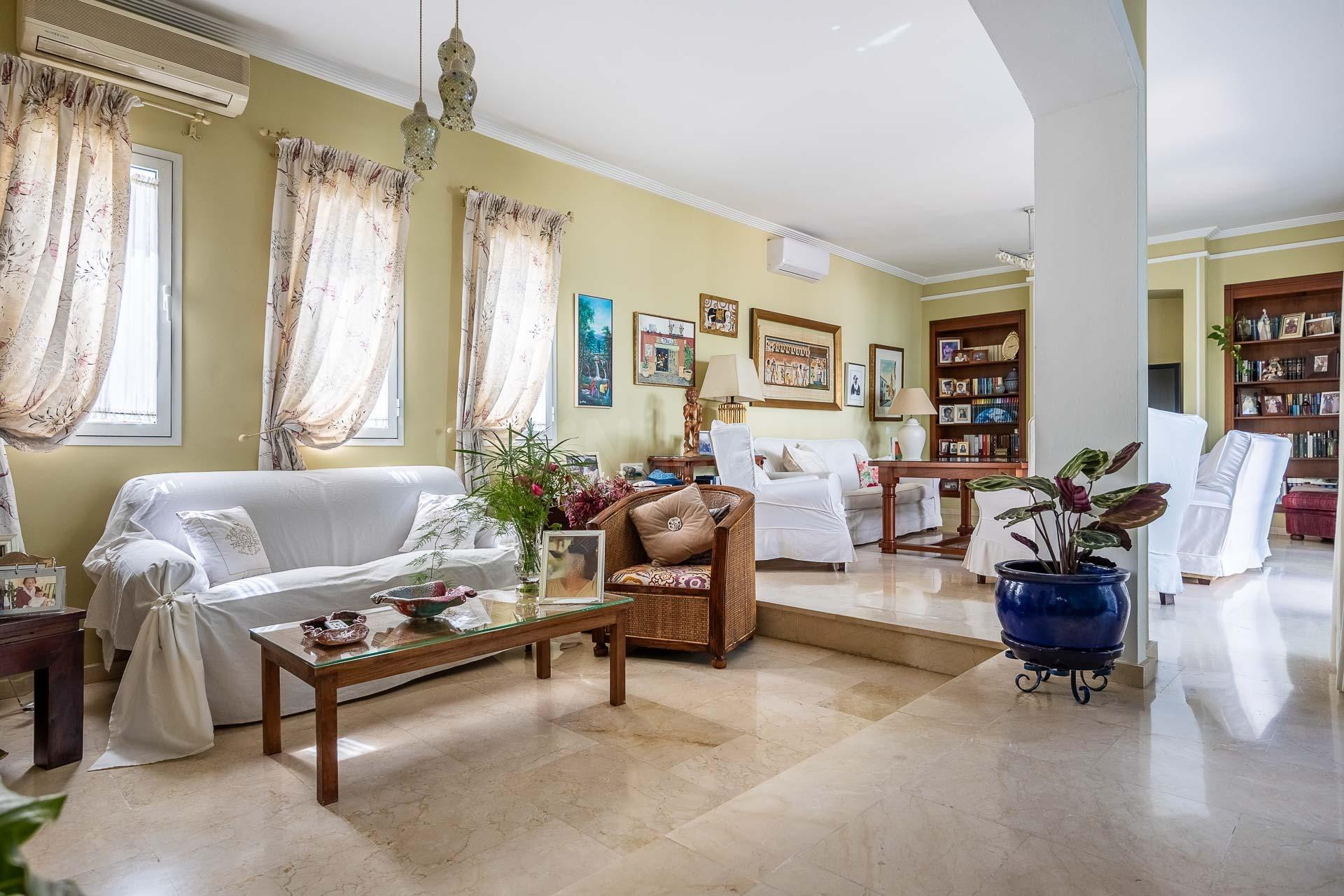Chalet Independiente en Tomares – Diseño, Espacio y Ubicació - foto 4