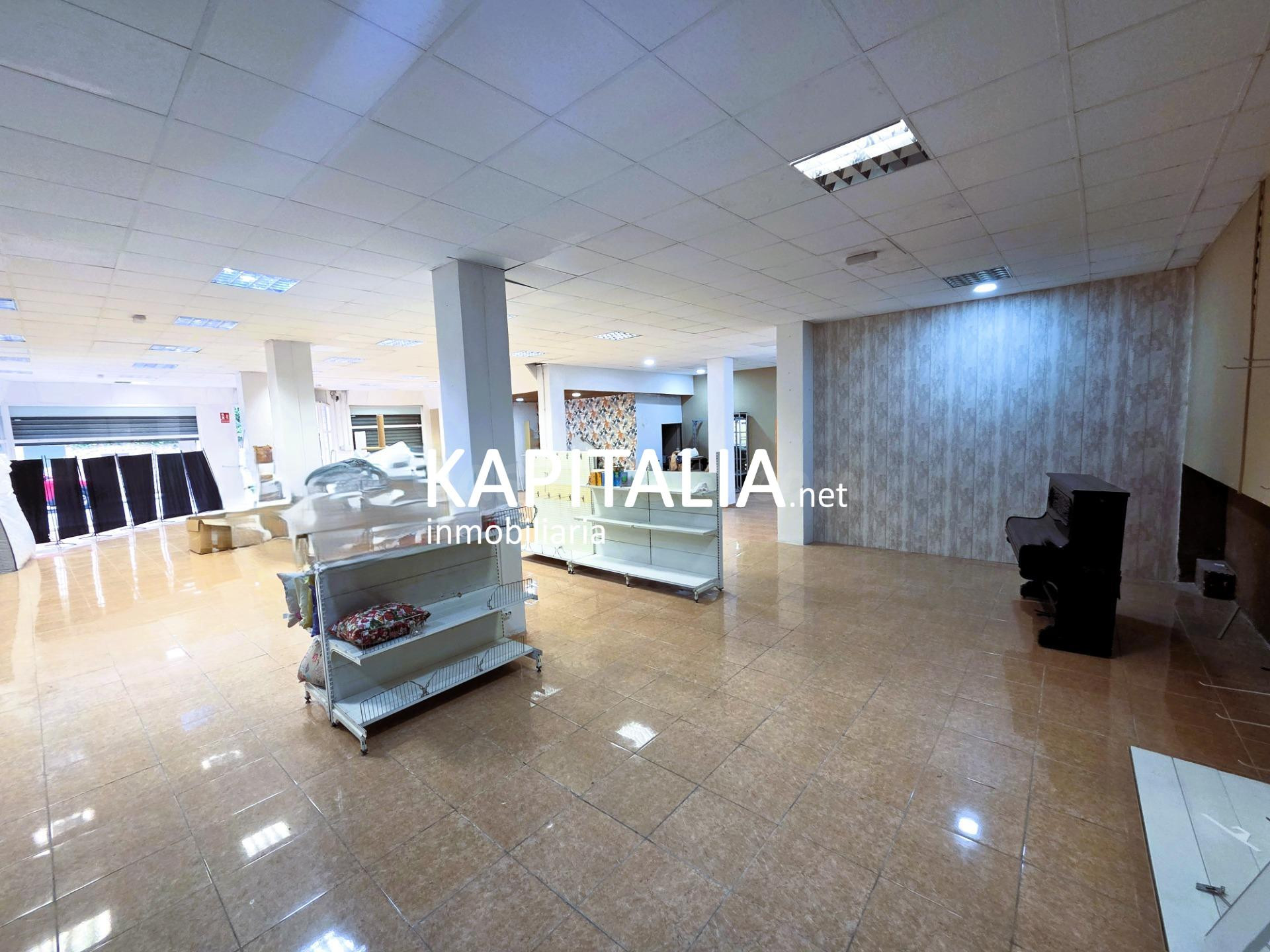 Amplio Local Comercial en Venta y Alquiler en Ontinyent - Sant Josep