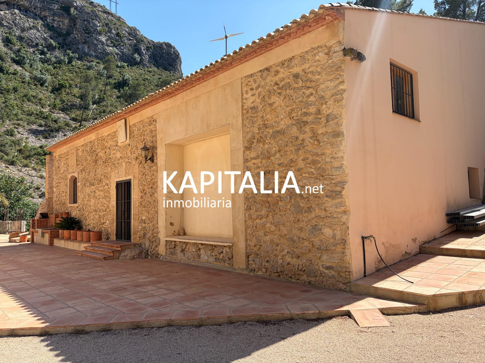 ACOGEDOR CHALET EN UN ENTORNO INMEJORABLE EN EXCLUSIVA EN KAPITALIA.