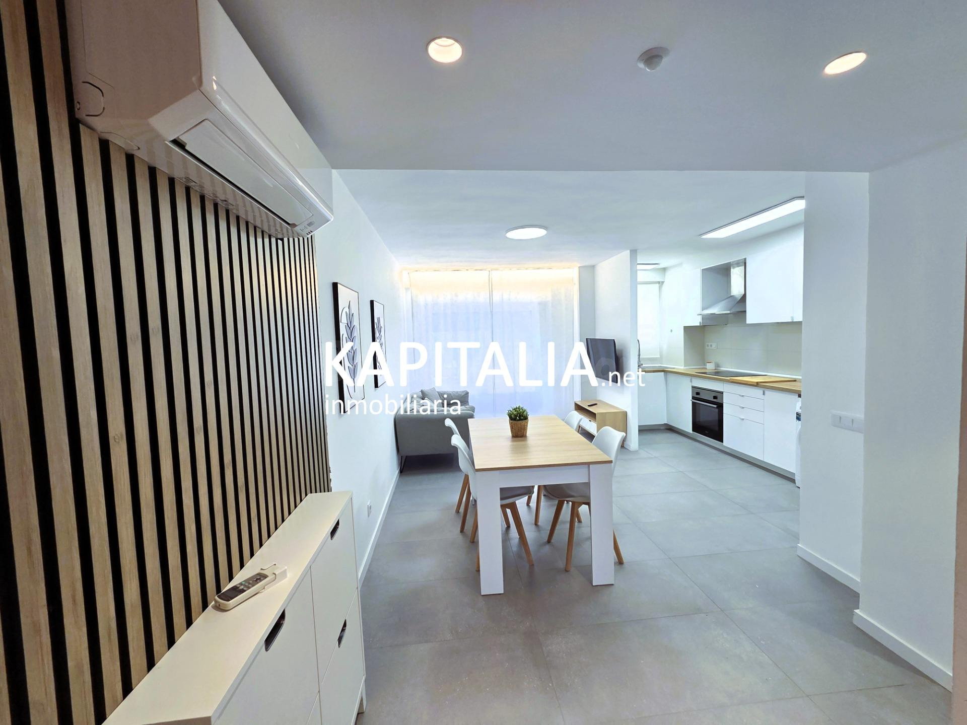 Amplio y Moderno Piso Reformado en Santa Rosa, Alcoy - Alcoi por €129.000