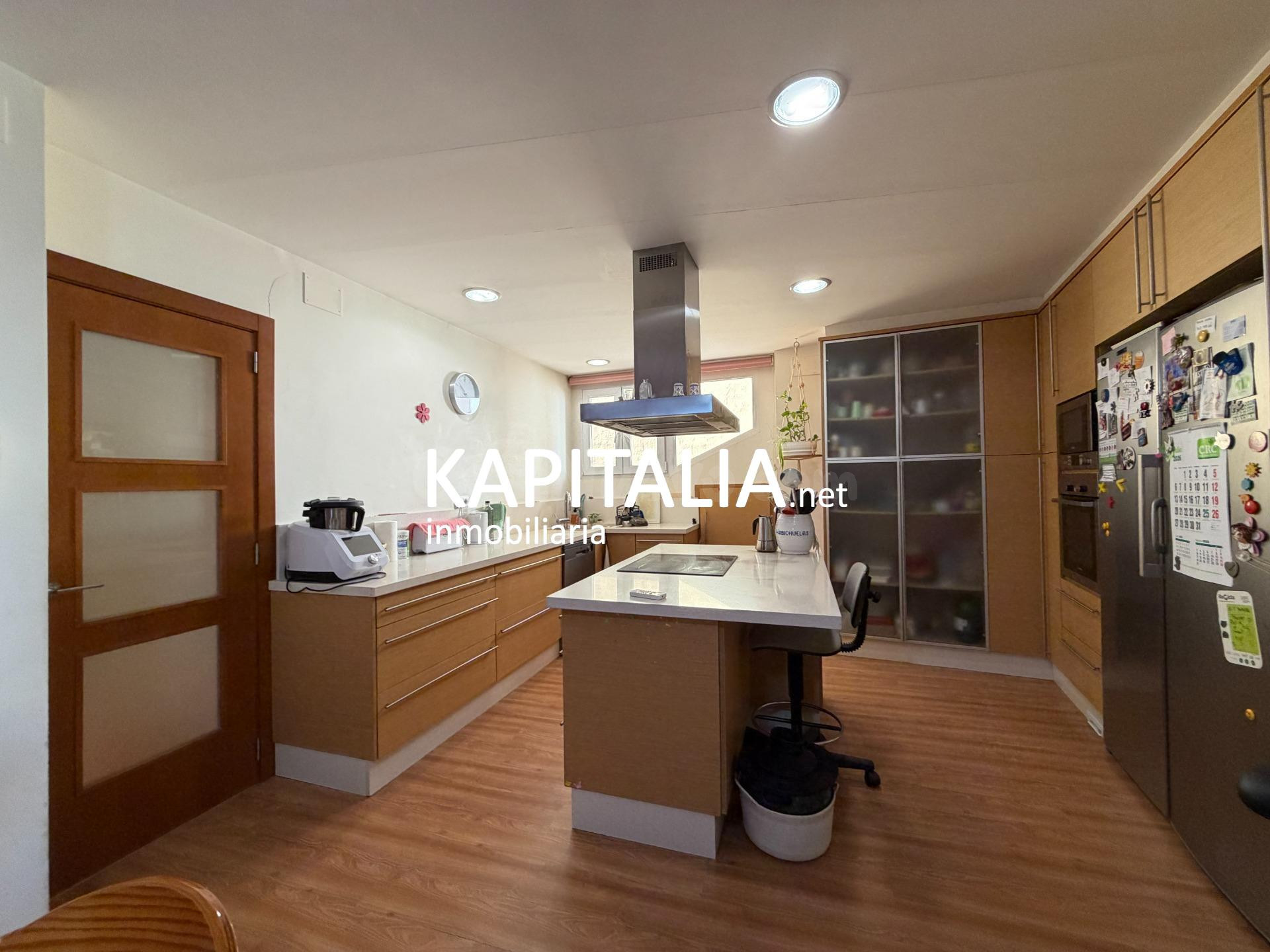 Espectacular casa con vivienda tipo dúplex muy cerca de la p - foto 2