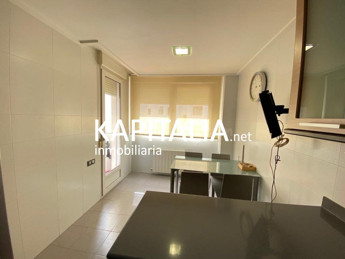 Espectacular piso frente zona verde en exclusiva en Kapitali - foto 4