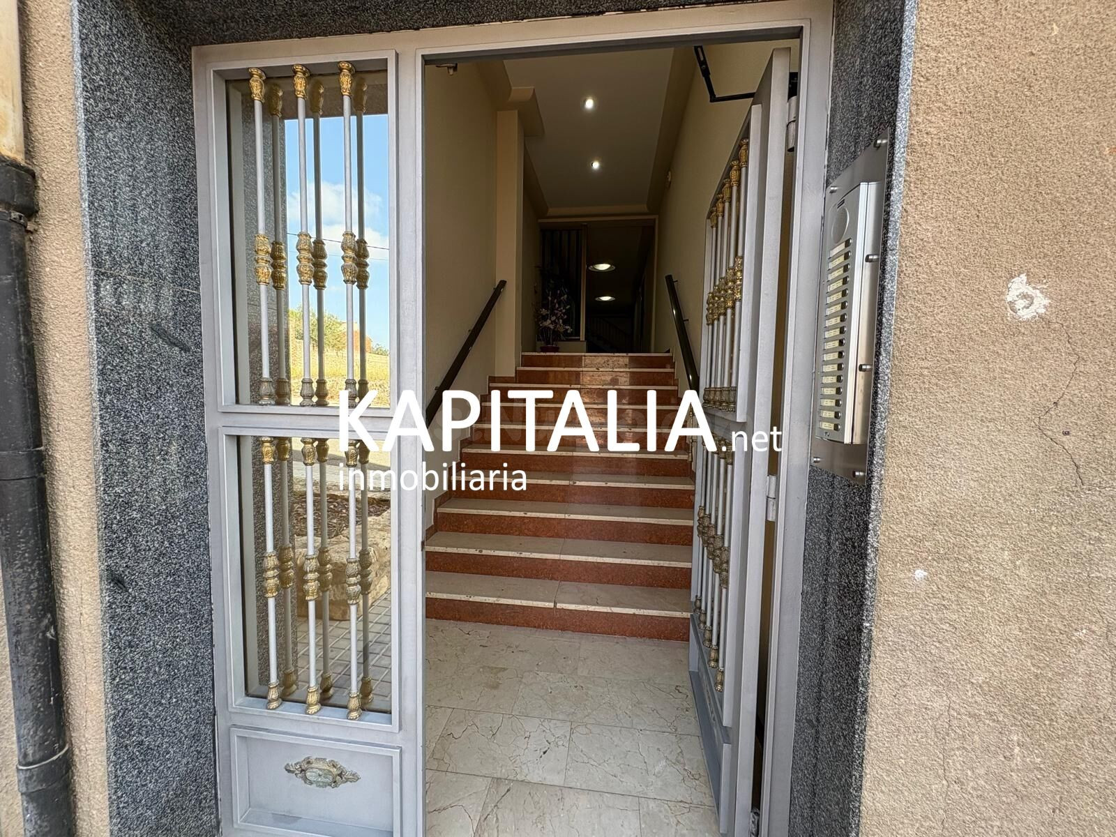 ESPECTACULAR PISO LISTO PARA ENTRAR A VIVIR DE 135 METROS A  - foto 2