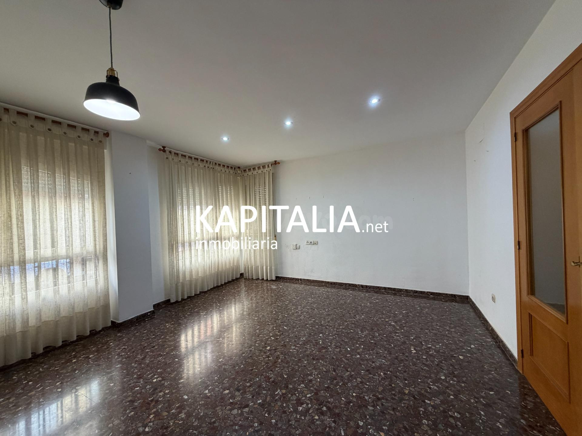 Piso Alquiler sin muebles cerca de la universidad, cómodo y  - foto 4