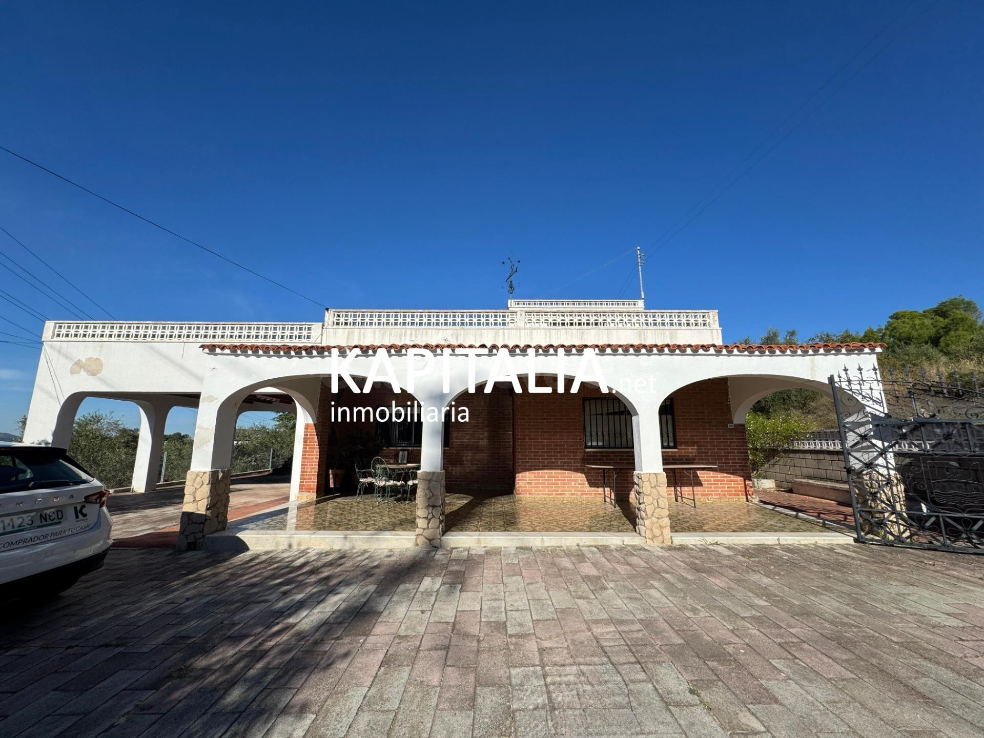 Chalet independiente en venta en Ontinyent con piscina y gra