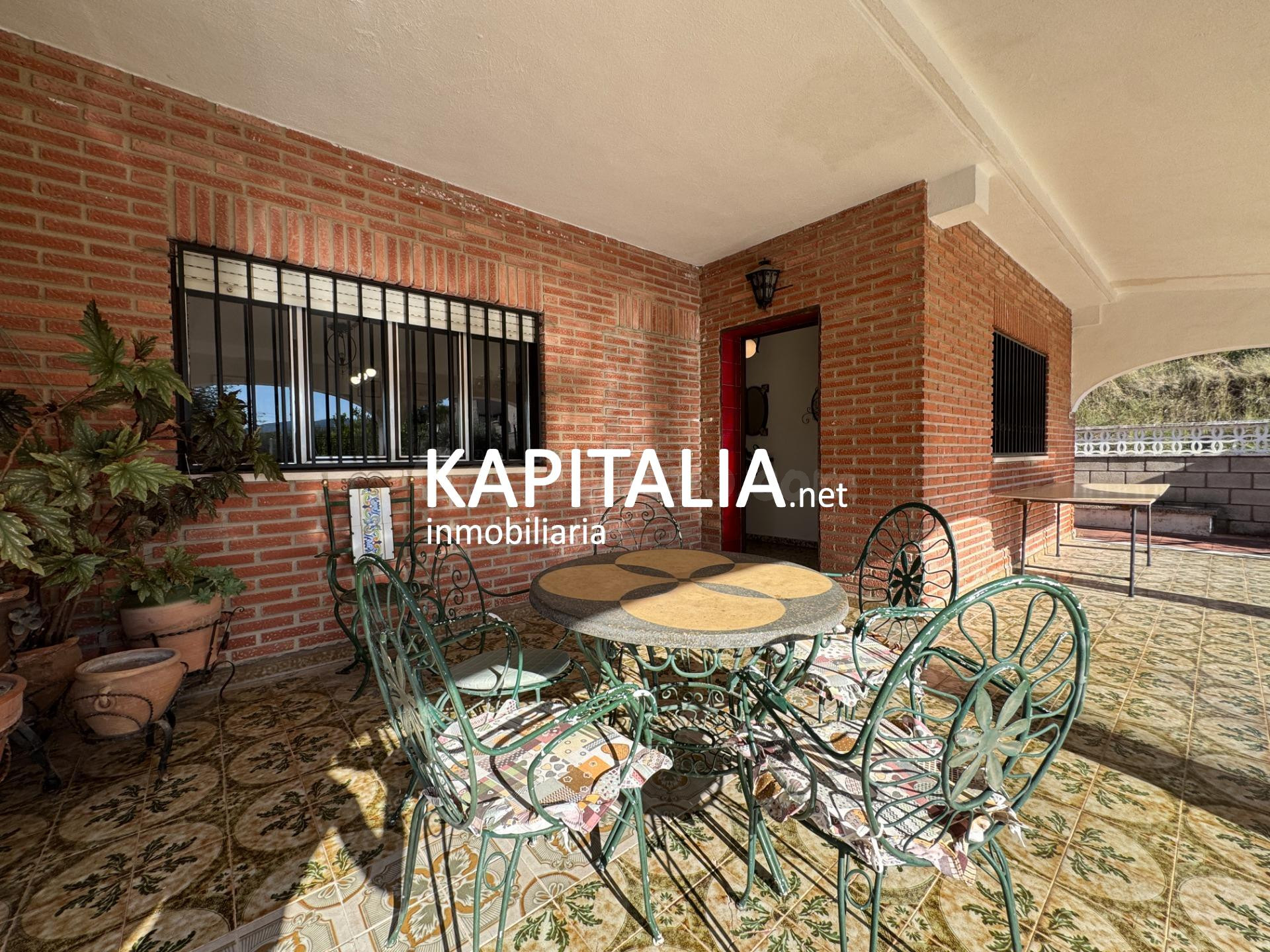 Chalet independiente en venta en Ontinyent con piscina y gra - foto 3
