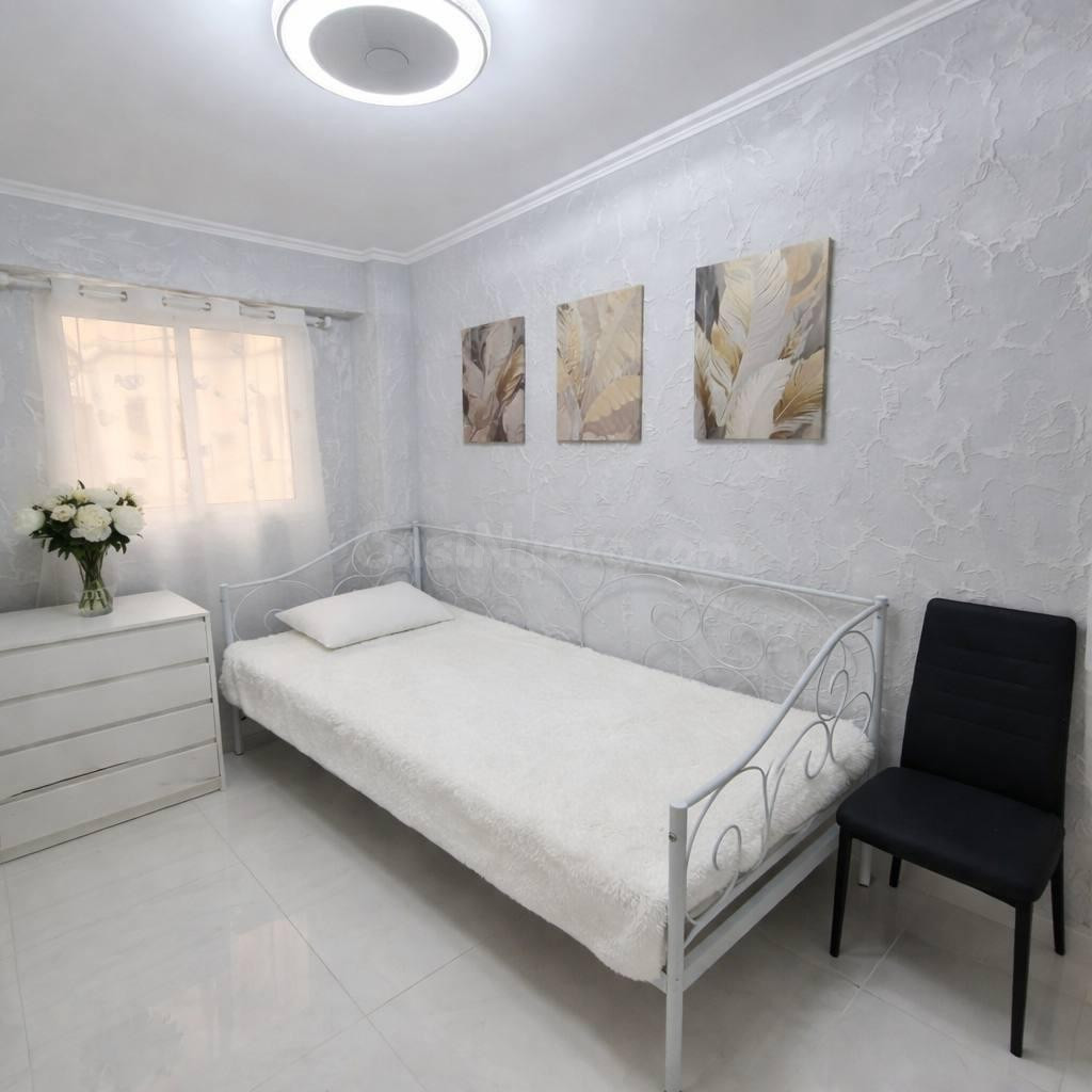 Piso en venta en calle Conchita Piquer