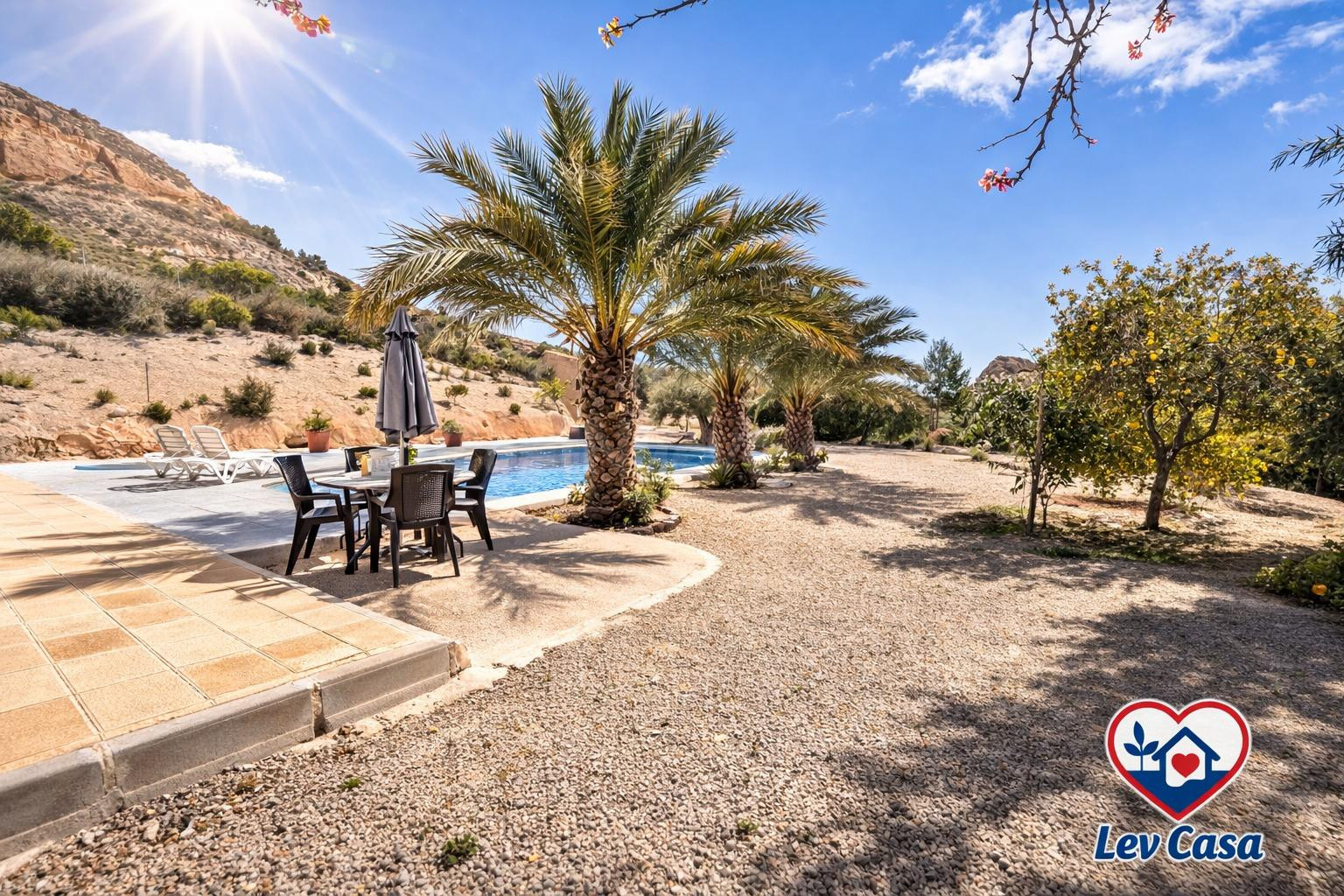Casa rural en venta en Aledo (Murcia) con piscina, licencia turística y gran parcela