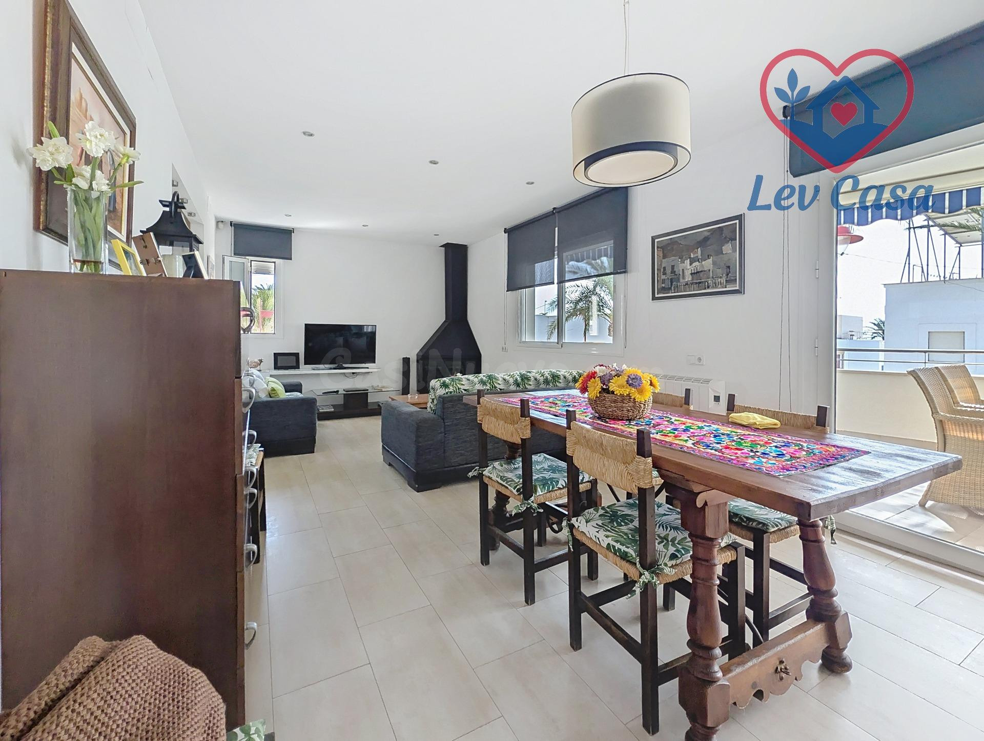Casa en venta en Carboneras a 100 m de la playa, con vistas  - foto 4