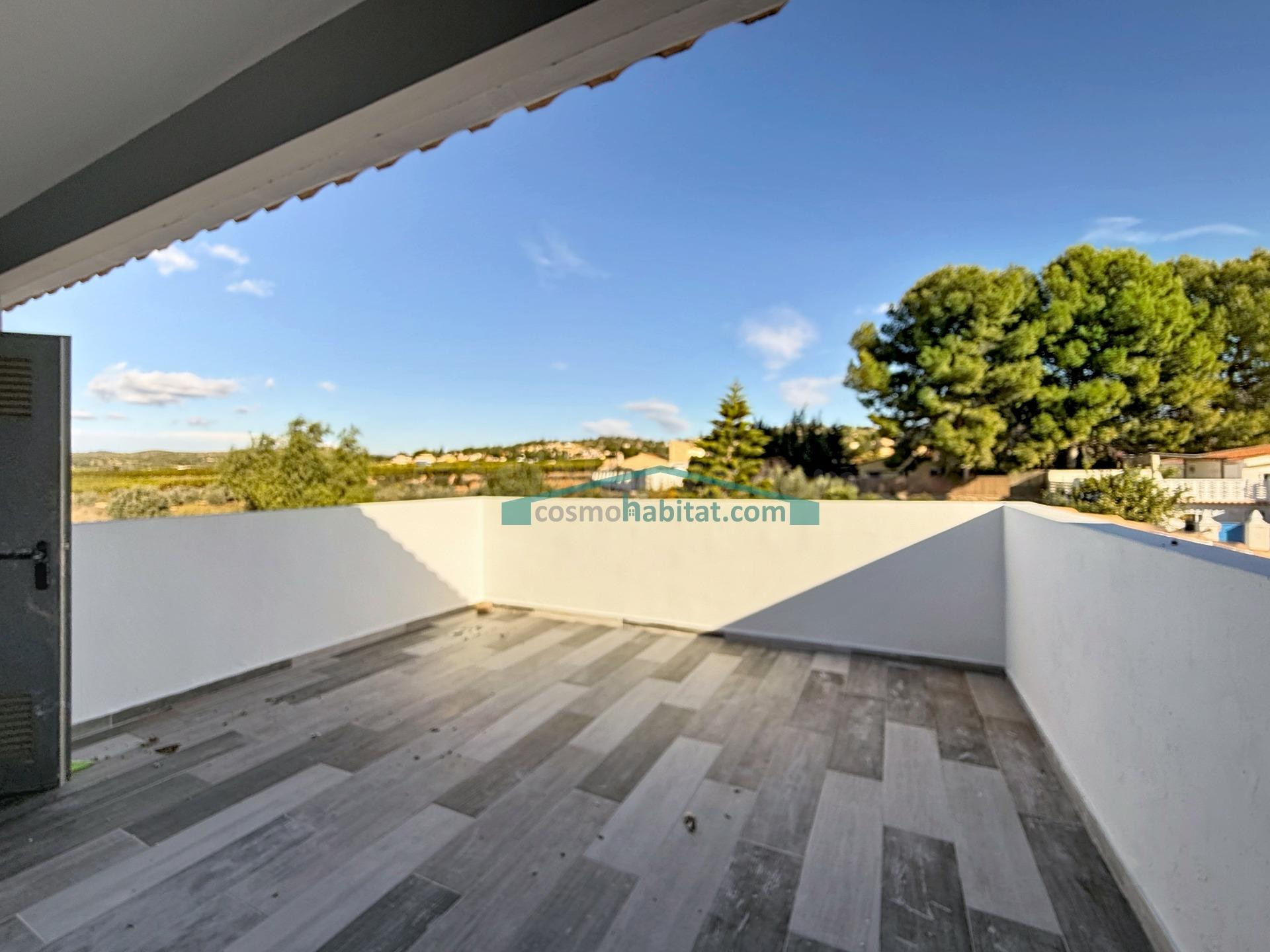Chalet amplio con parcela y piscina en nuda propiedad en Pedralba