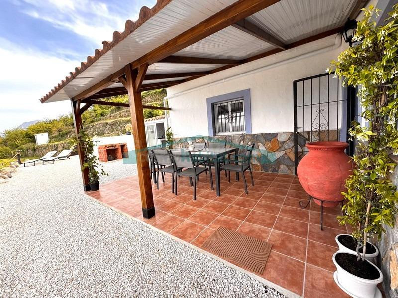 Encantadora casa en Tàrbena con terrazas y entorno natural - foto 2