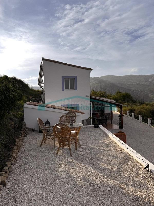 Encantadora casa en Tàrbena con terrazas y entorno natural - foto 4