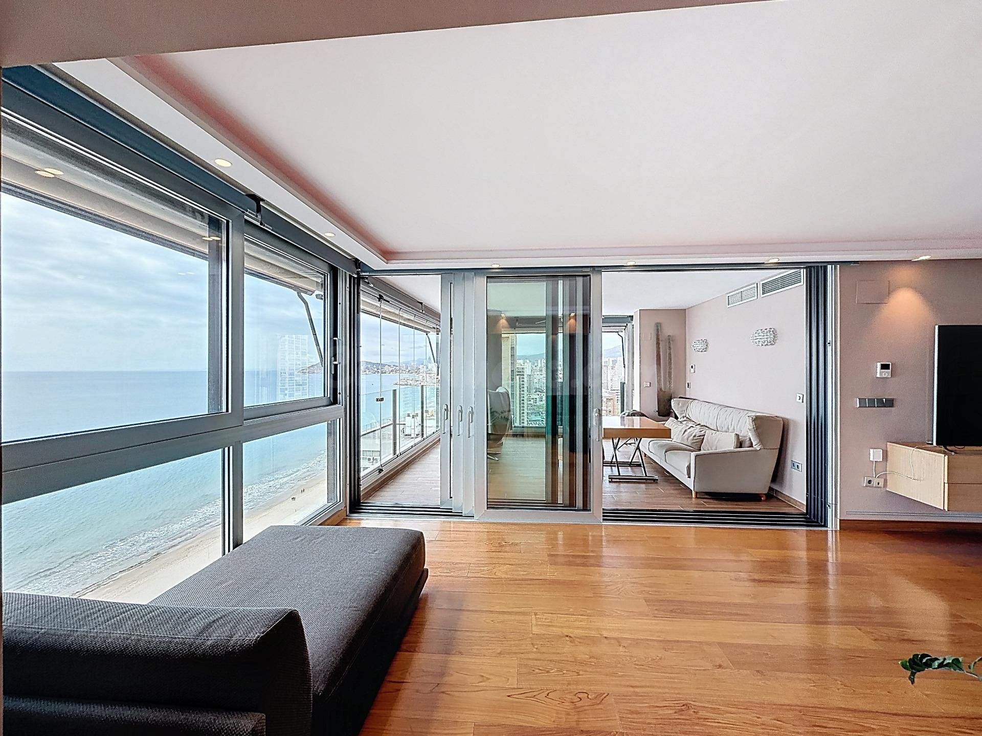 Apartamento Exclusivo Frente al Mar en Playa de Levante – Benidorm