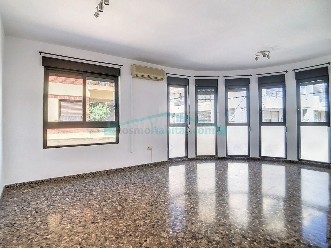 Acogedor Piso en Alquiler en el centro de la Eliana - foto 3