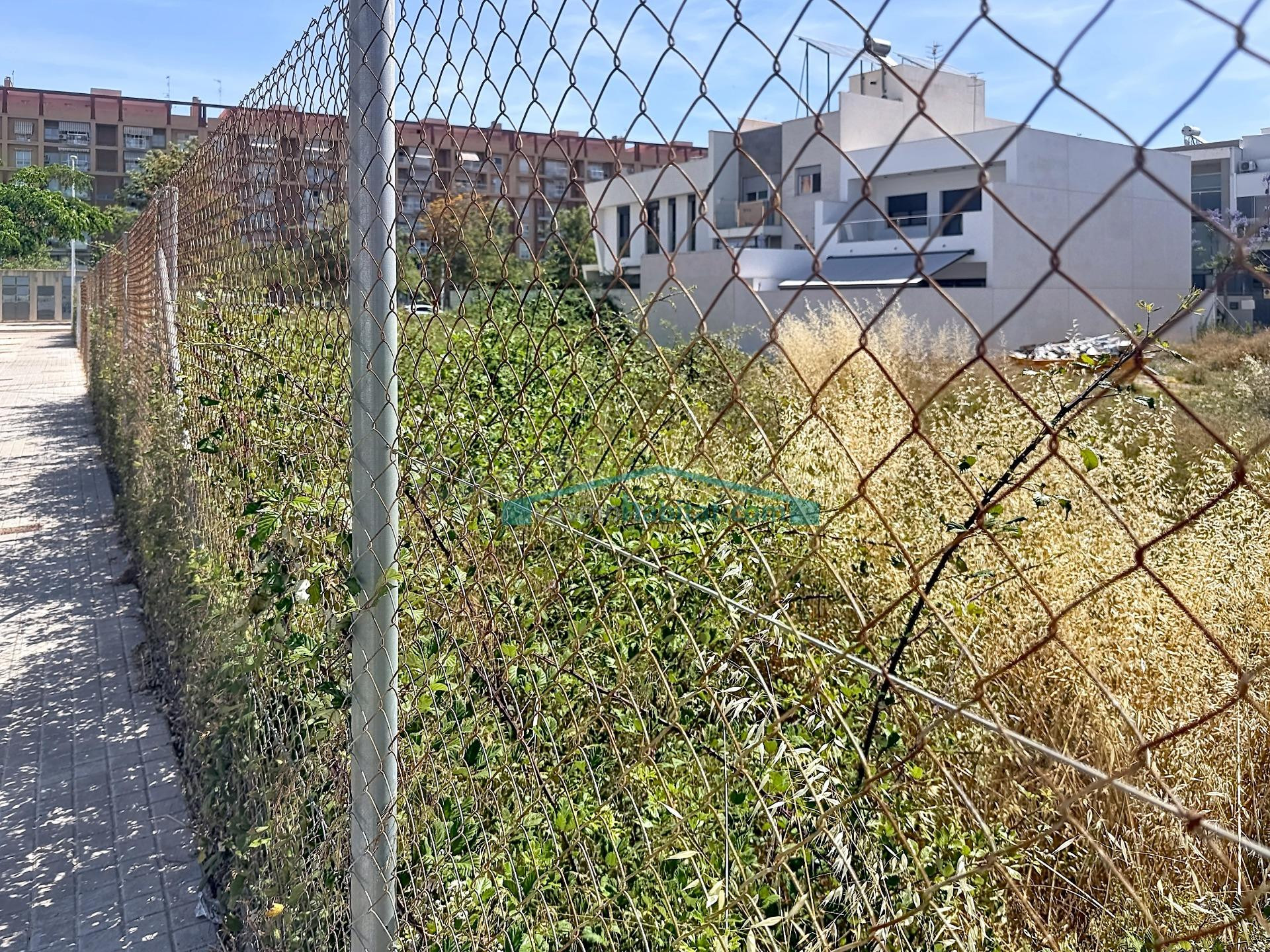 Oportunidad de solar urbano en Puerto de Sagunto con gran potencial
