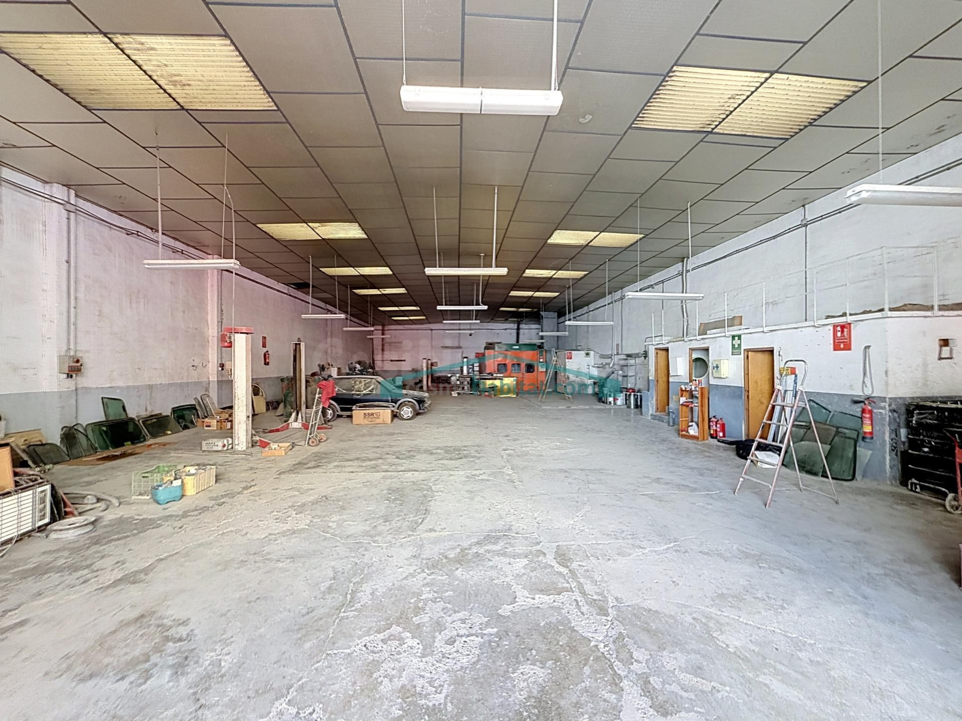 Nave-almacén con gran potencial urbanístico en Moncada - foto 3