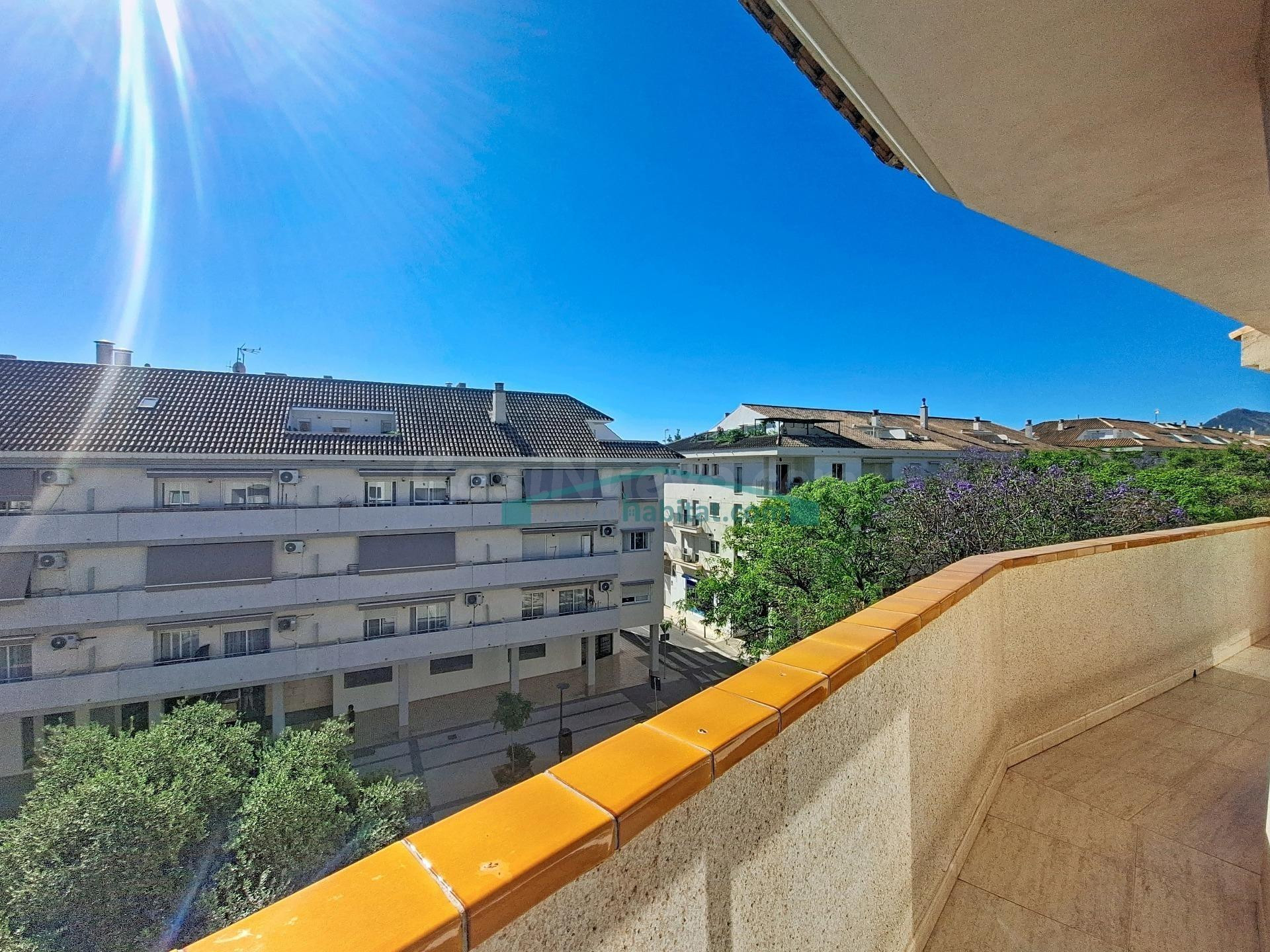 Se vende amplio piso en Altea – a 450 m de la playa - foto 2