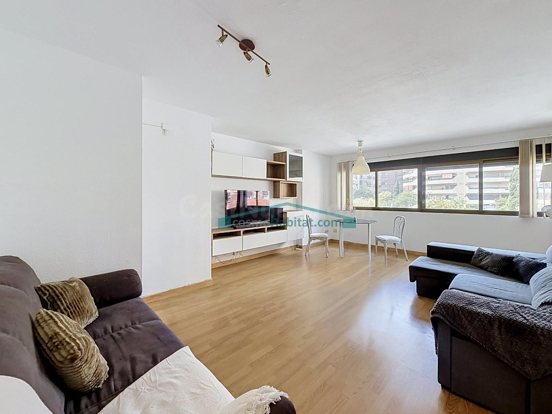 Espectacular vivienda reformada de 149 m2 con ascensor y terraza en la calle Juan LLorens
