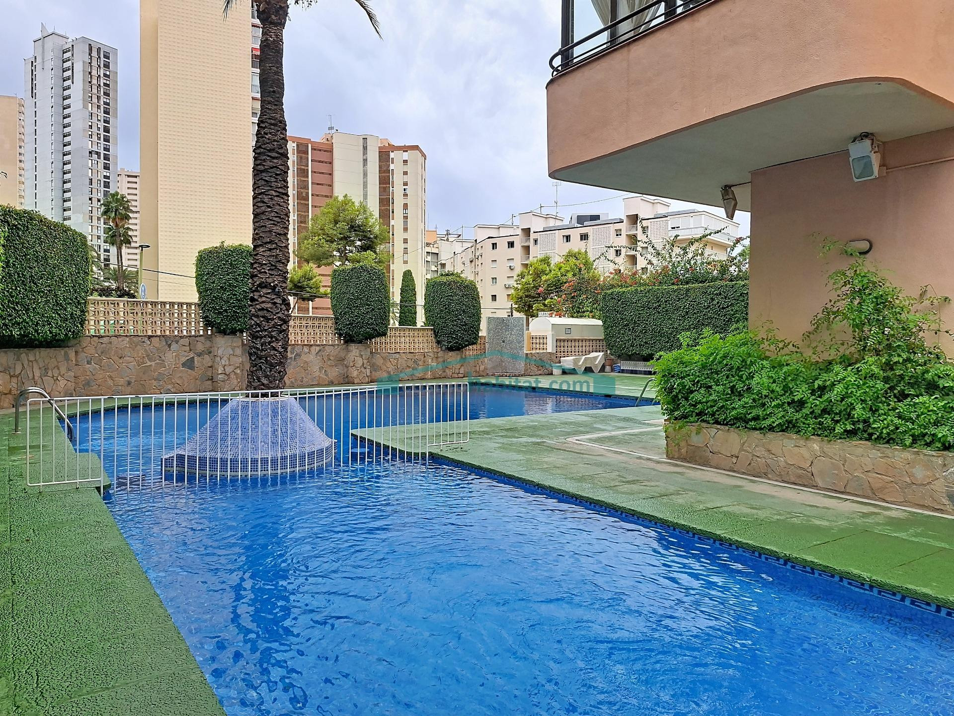 Acogedor Piso en Rincón de Loix, Benidorm - Ideal para Invertir