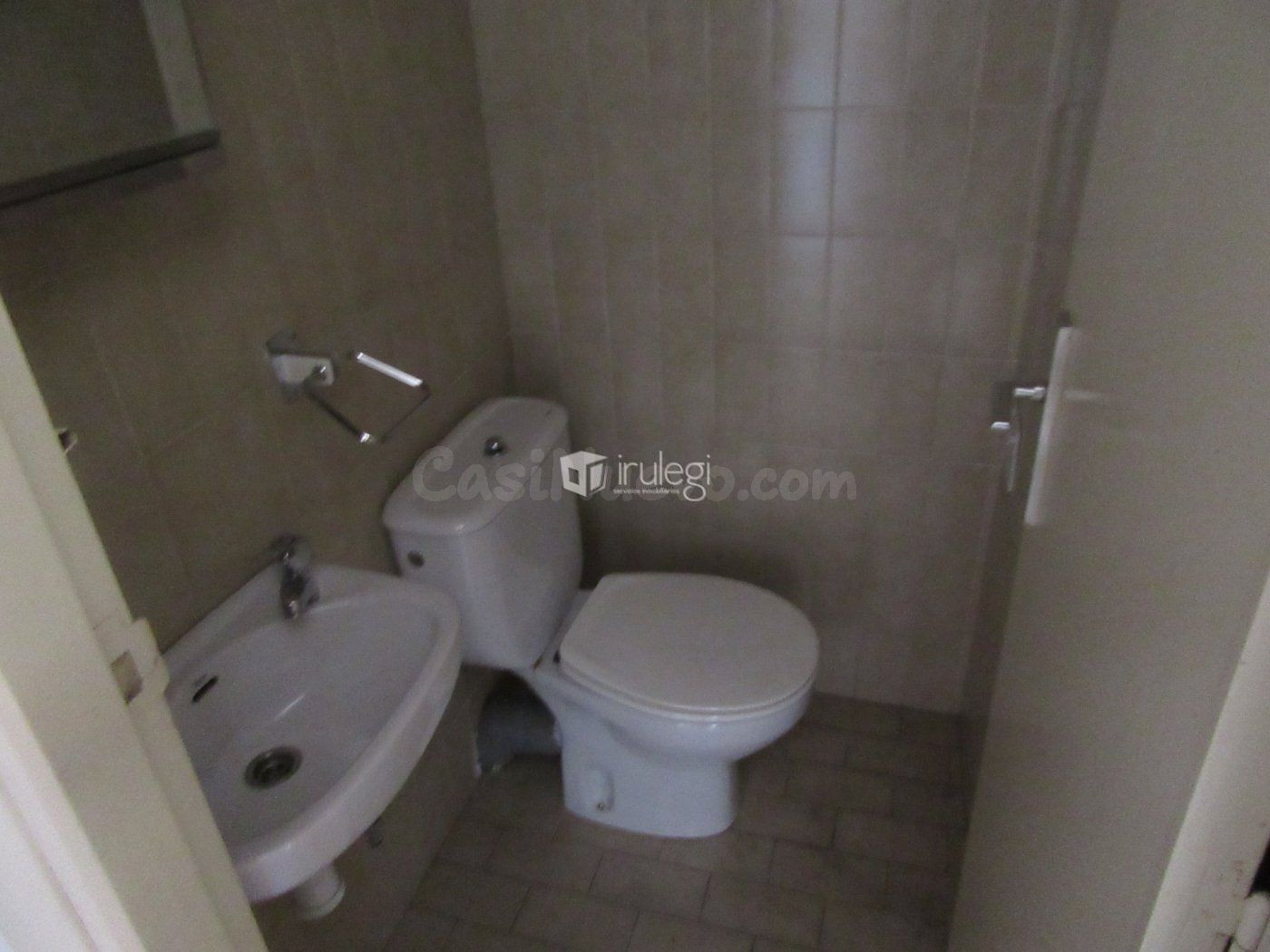 Local comercial 52m² en alquiler - Zona Zumea-Kaleberria - foto 4