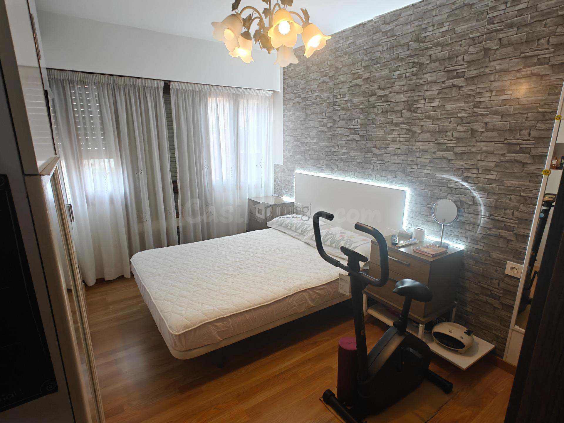 PISO EN VENTA EN KALETXIKI CON RAYA DE GARAJE OPCIONAL, ANDO - foto 2