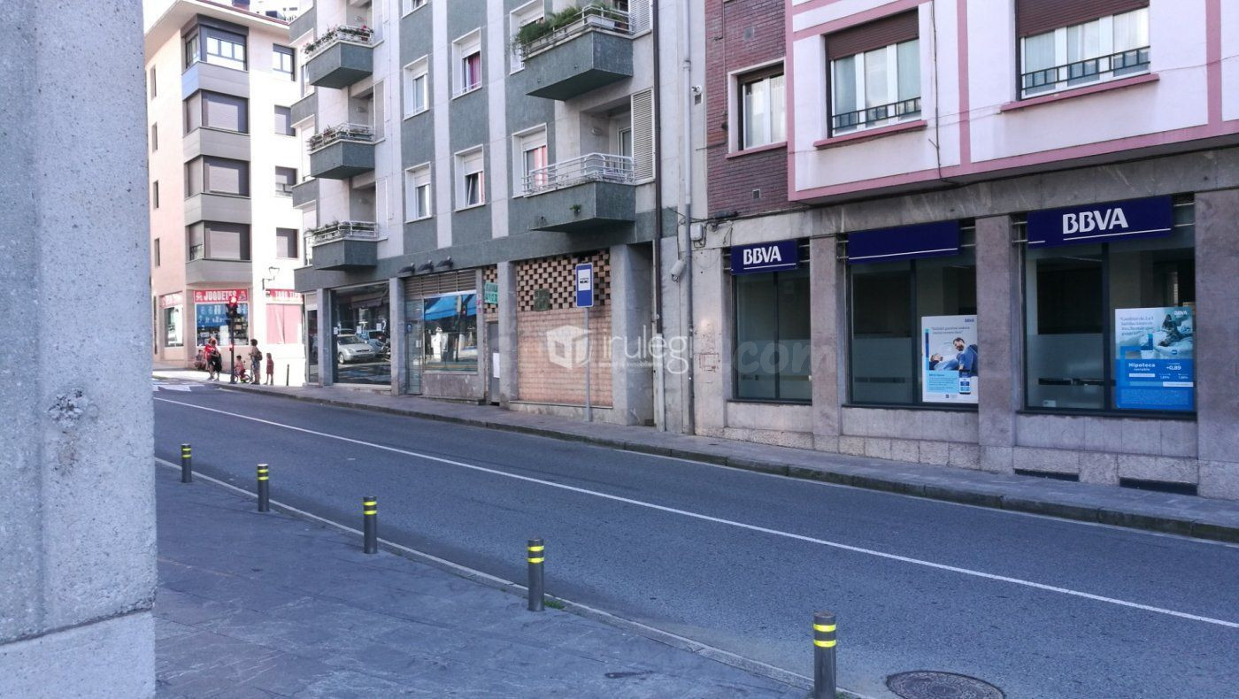 Local comercial 75m² en alquiler - Kaleberria al lado BBVA